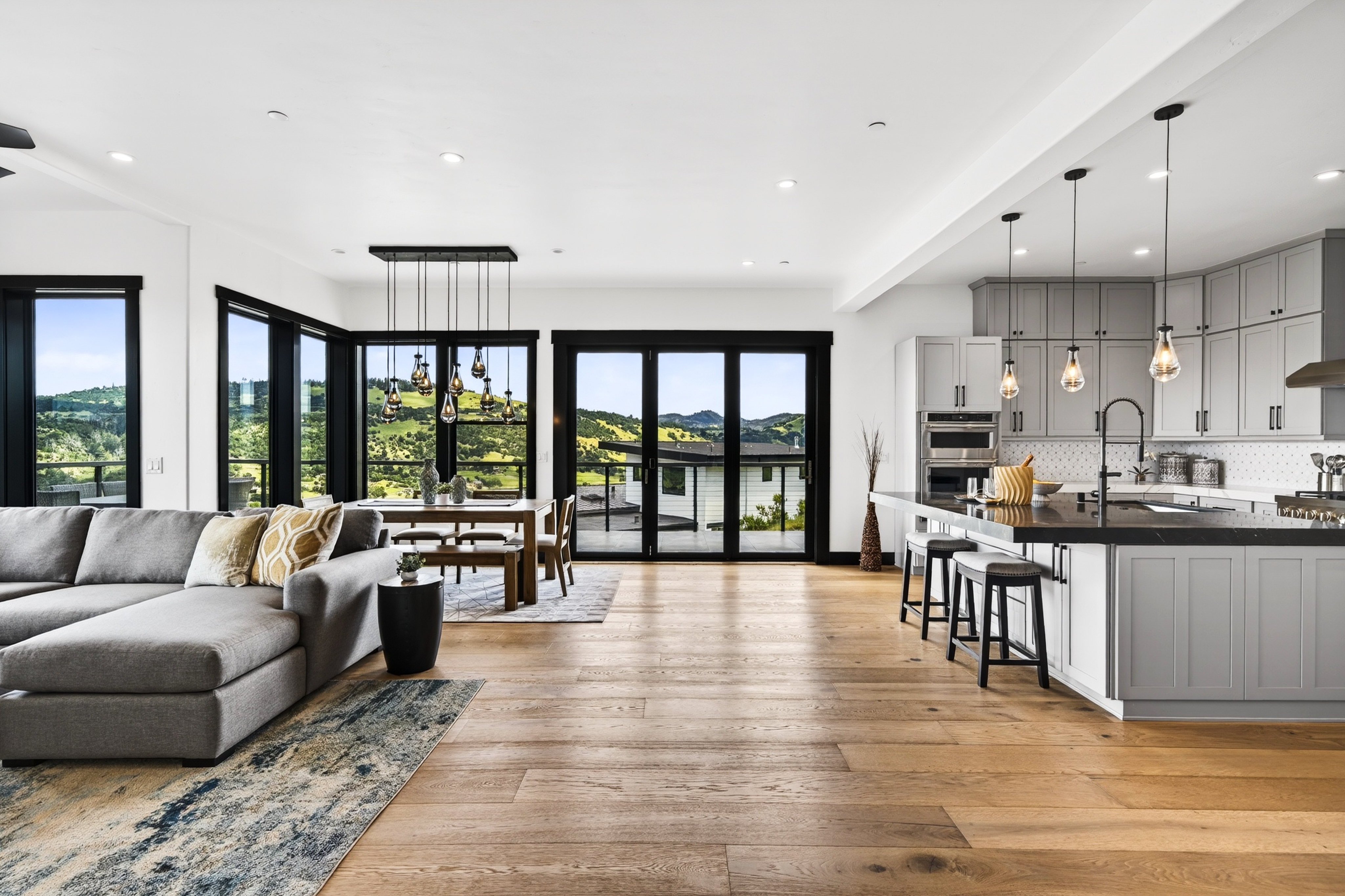  Stunning New Build - 物件實景