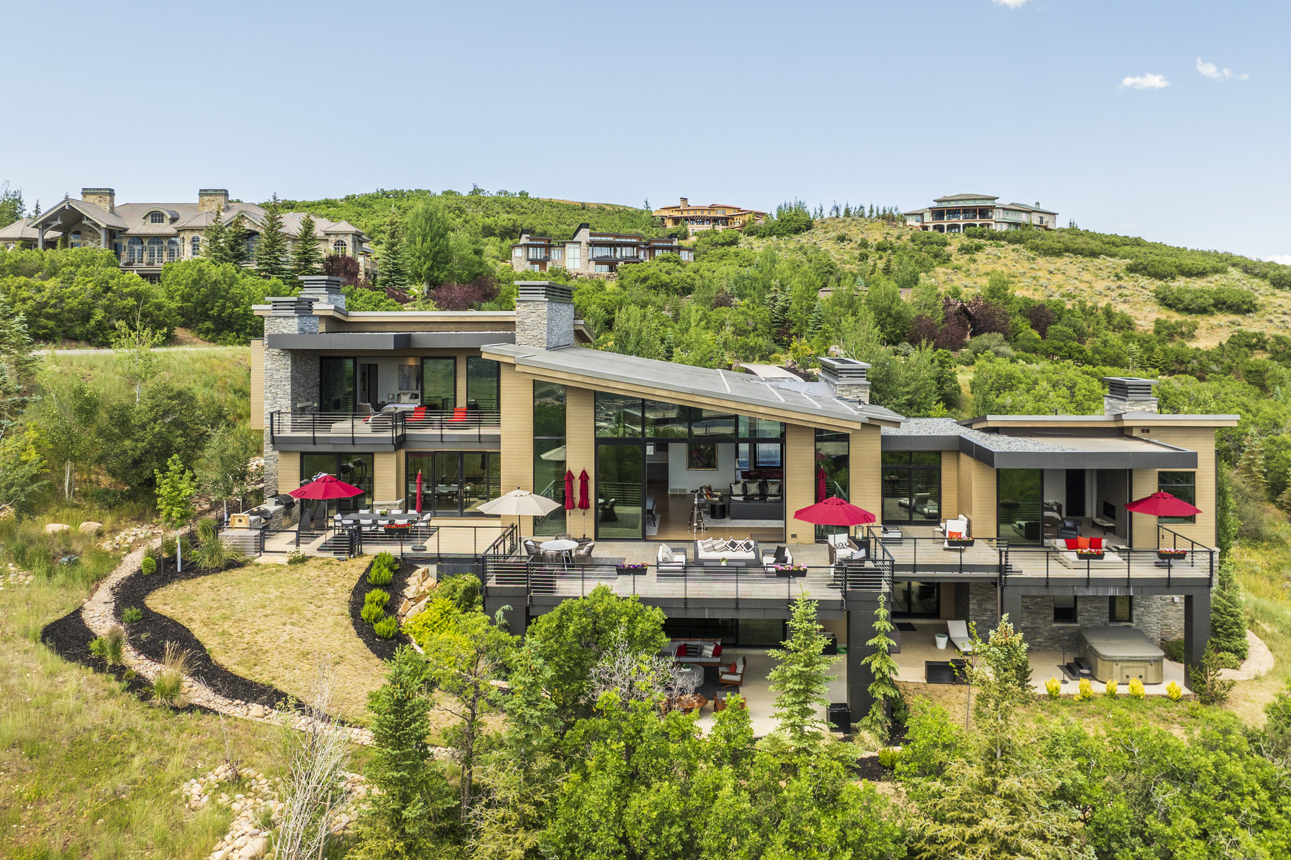  Sophisticated Mountain Design with Unmatched Views in an Elite Setting - 物件實景