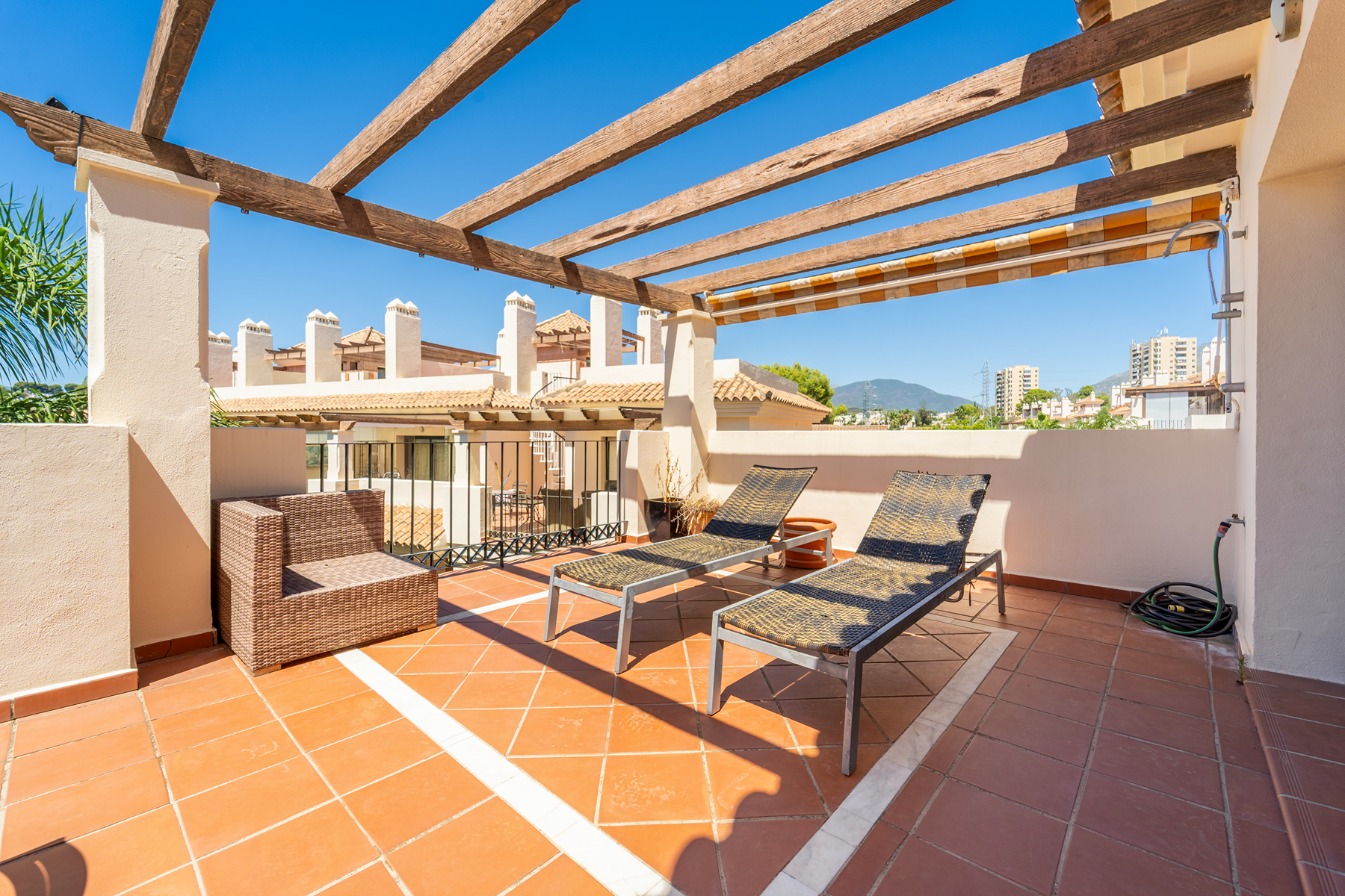  Newly refurbished penthouse with private rooftop terrace in Nueva Andalucía - 物件實景