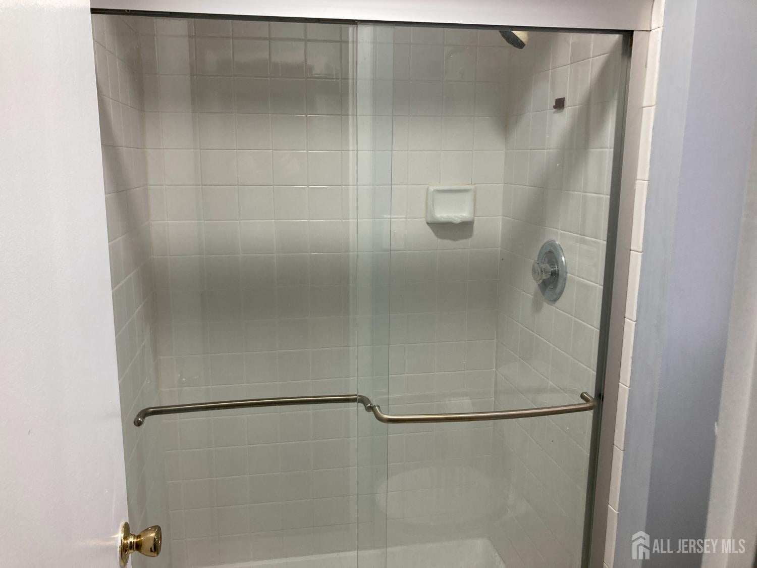 North Brunswick, New Jersey, 08902, United States, 3 Bedrooms Bedrooms, ,2 BathroomsBathrooms,Residential,For Sale,1999515