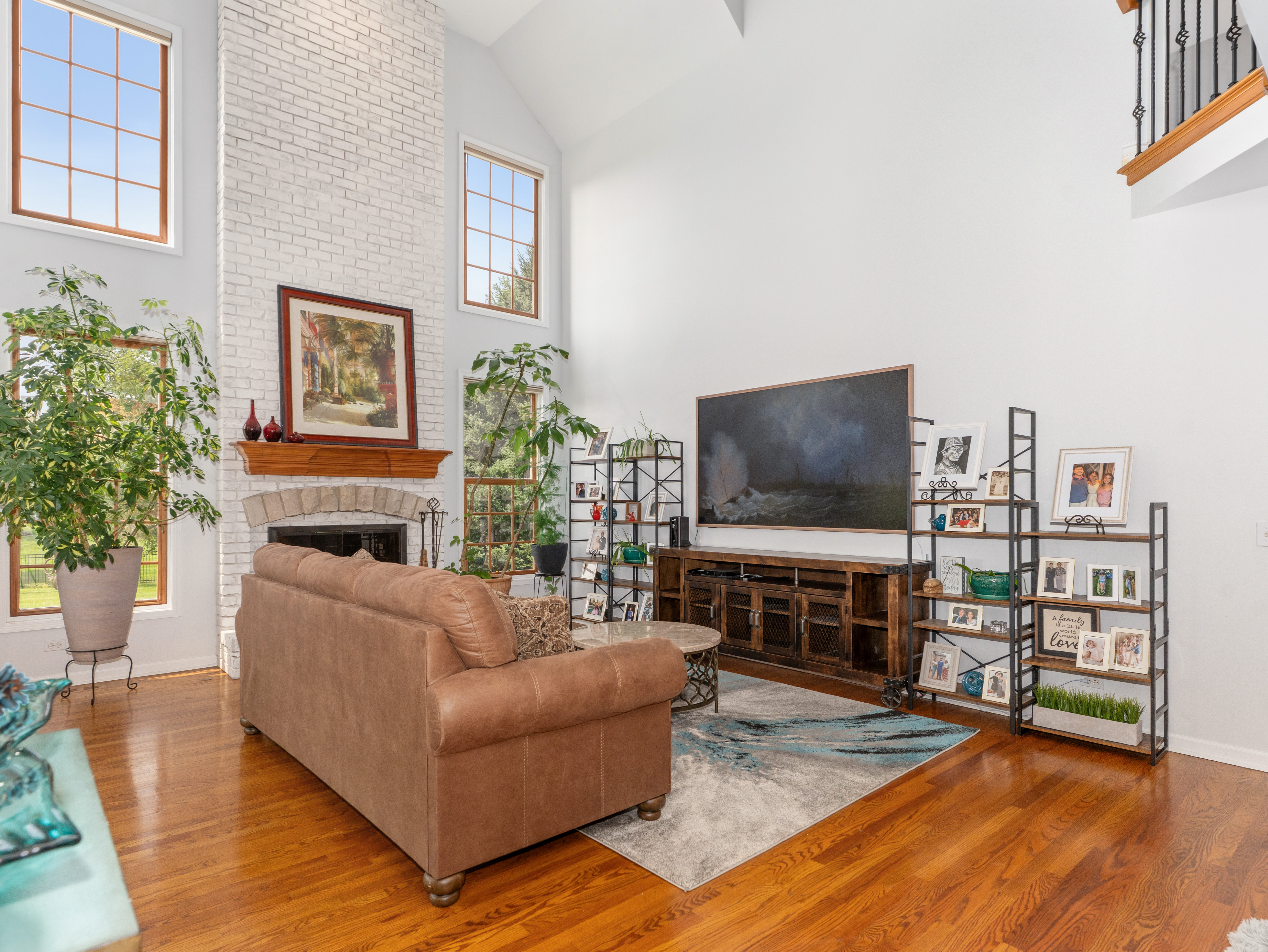 Welcome To An Exceptional Custom Home - 物件實景