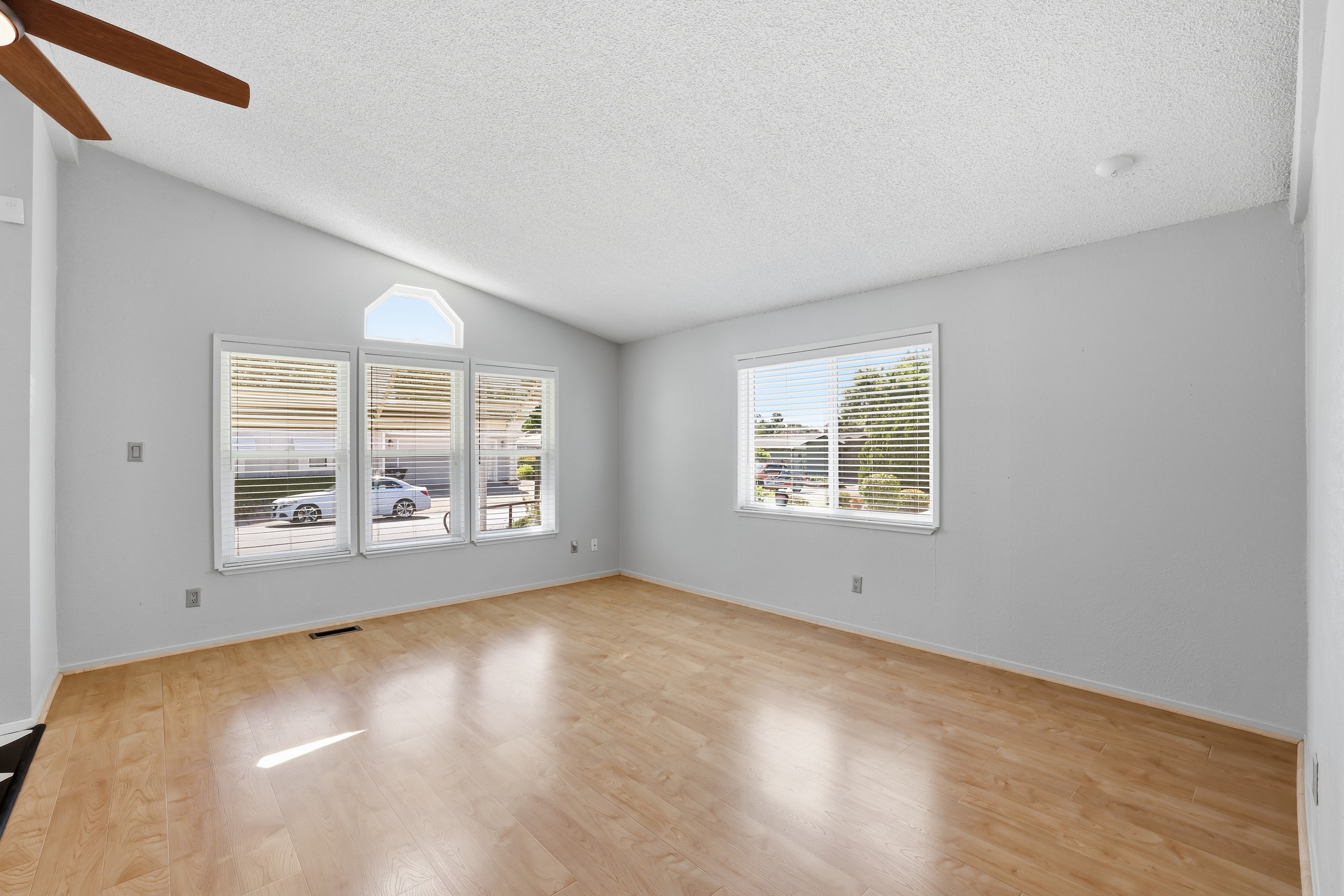  6909 Grand Tree Lane, Citrus Heights, CA 95621 - 物件實景