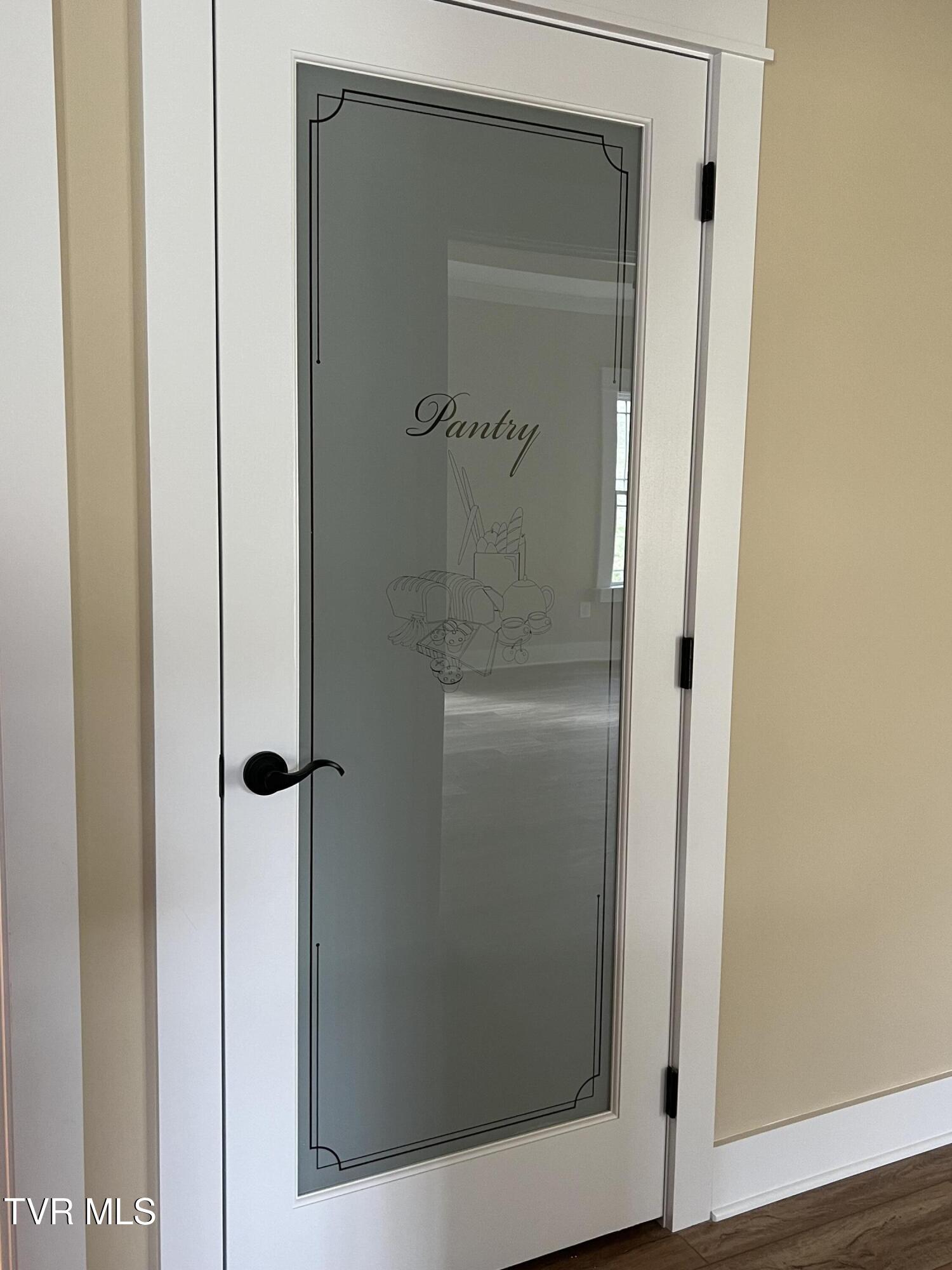 Jonesborough, Tennessee, 37659, United States, 3 Bedrooms Bedrooms, ,2 BathroomsBathrooms,Residential,For Sale,2008806