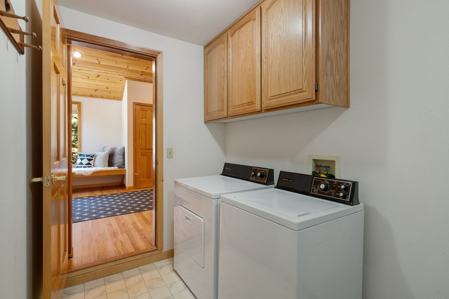  Sunlit Tahoe Donner Home with Spacious Rooms - 物件實景