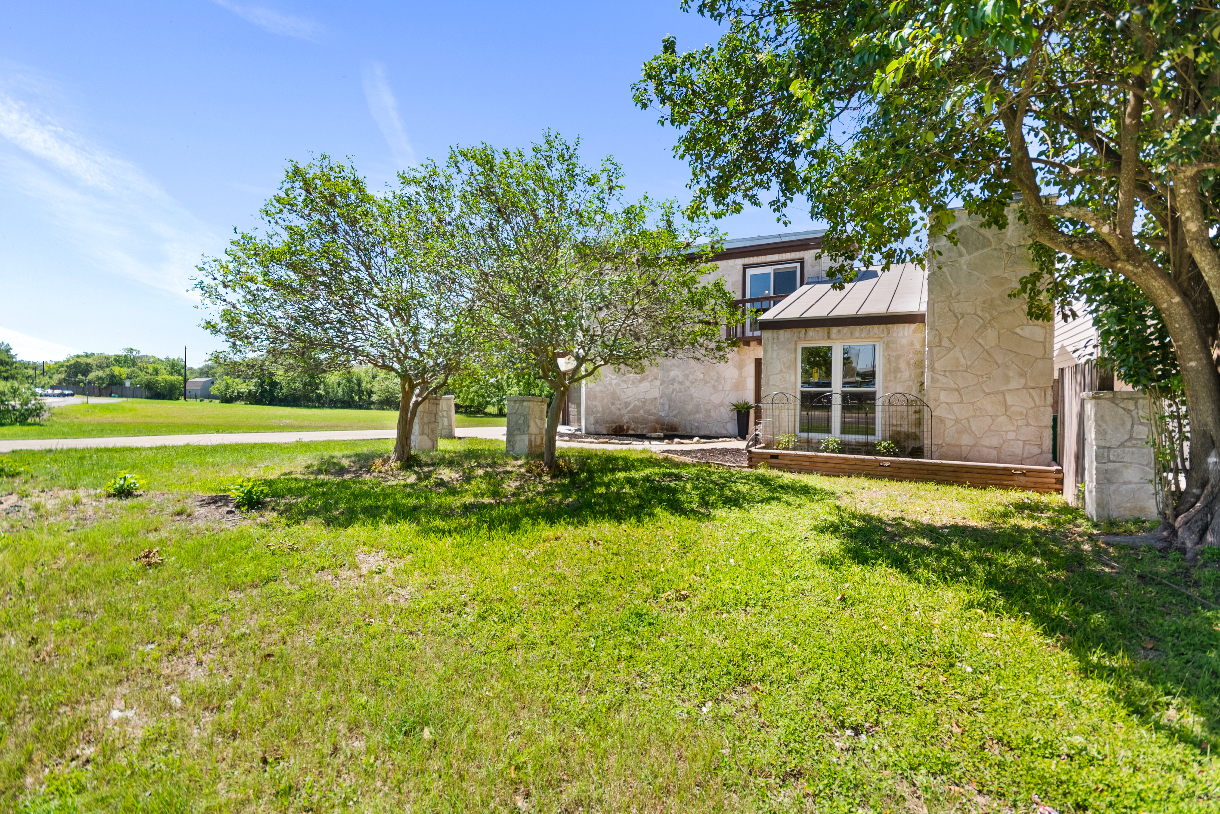  Charming Hill Country Home - 物件實景