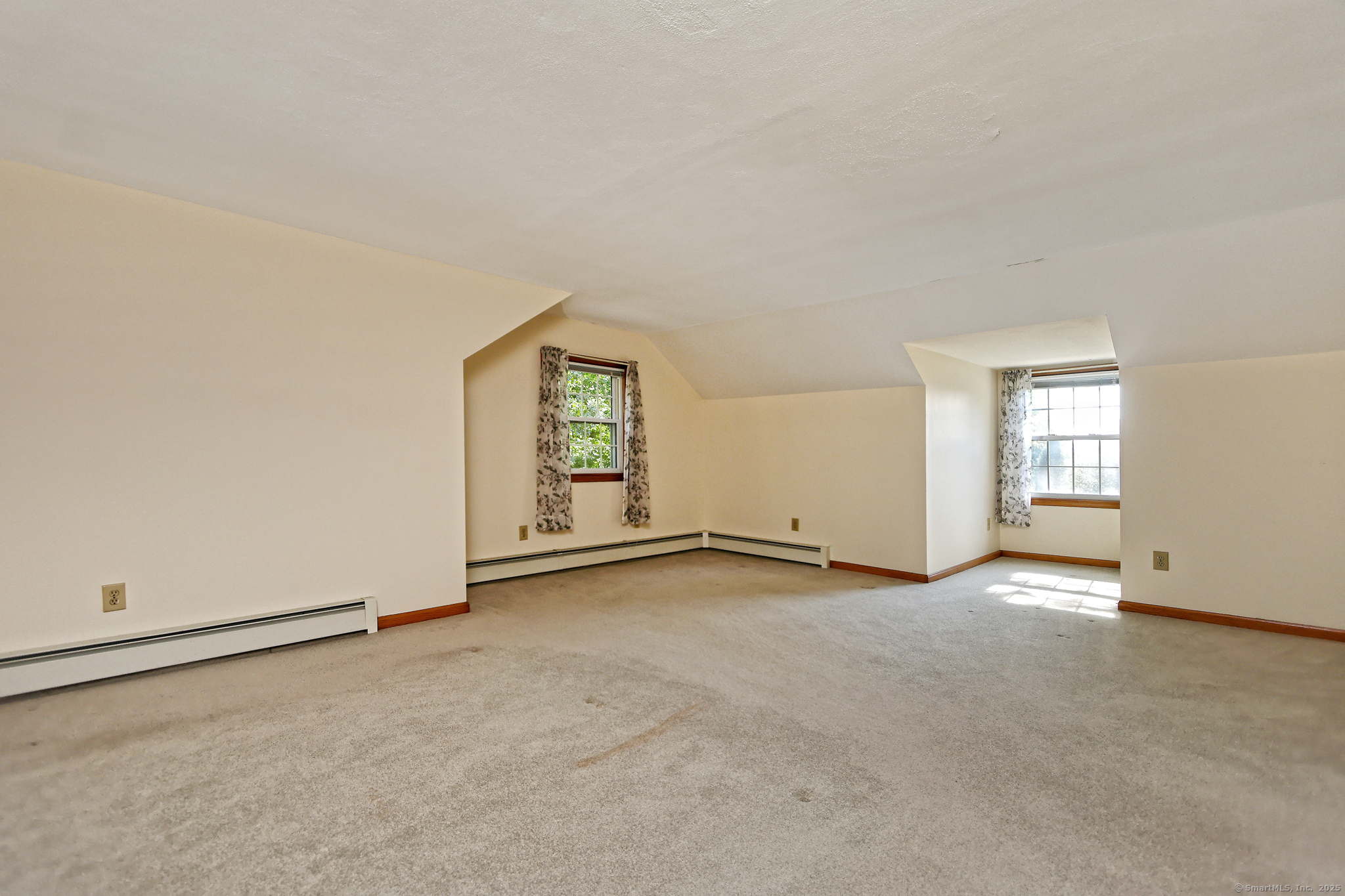 Hamden, Connecticut, 06518, United States, 4 Bedrooms Bedrooms, ,2 BathroomsBathrooms,Residential,For Sale,1940794