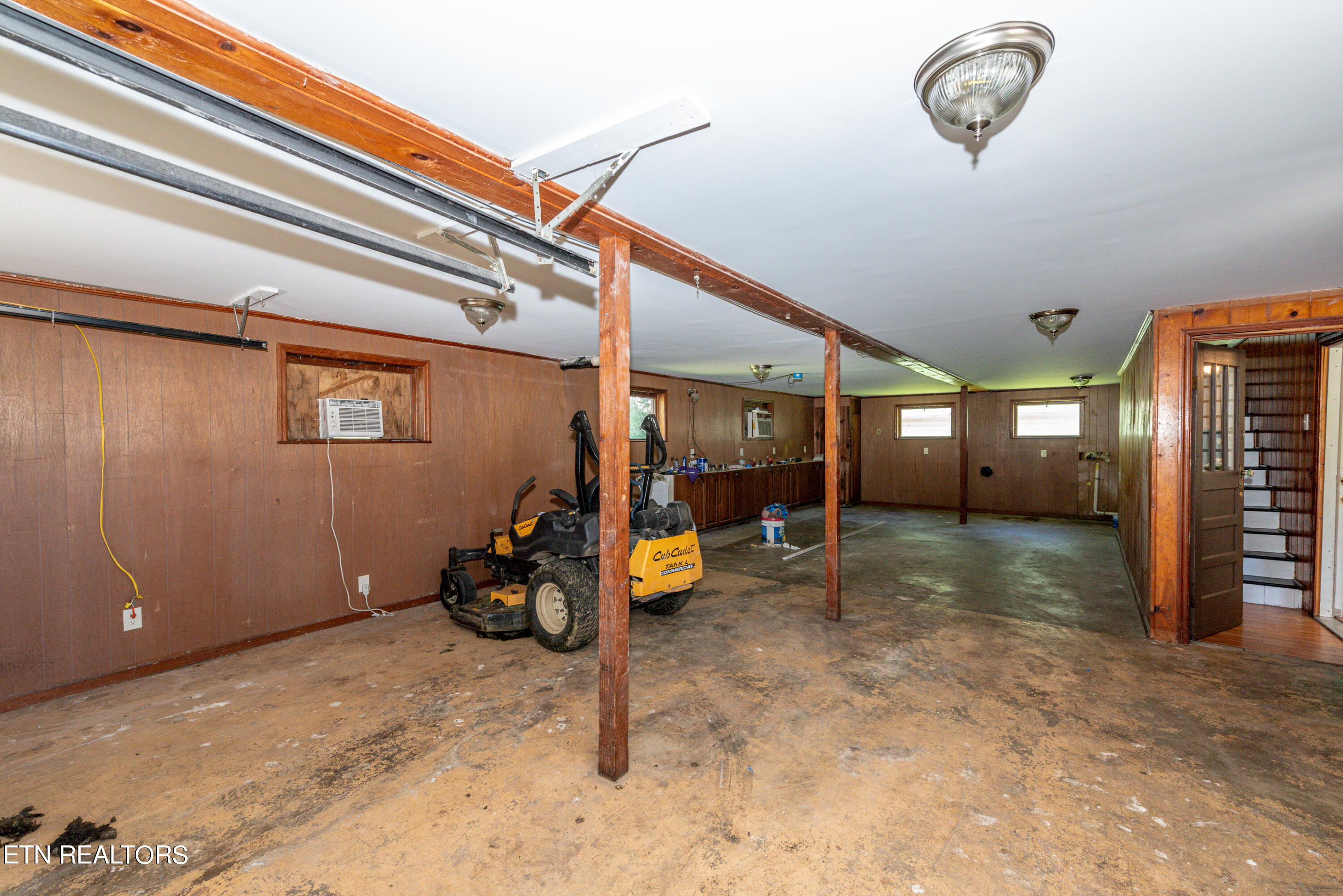 Townsend, Tennessee, 37882, United States, 3 Bedrooms Bedrooms, ,2 BathroomsBathrooms,Residential,For Sale,1984041