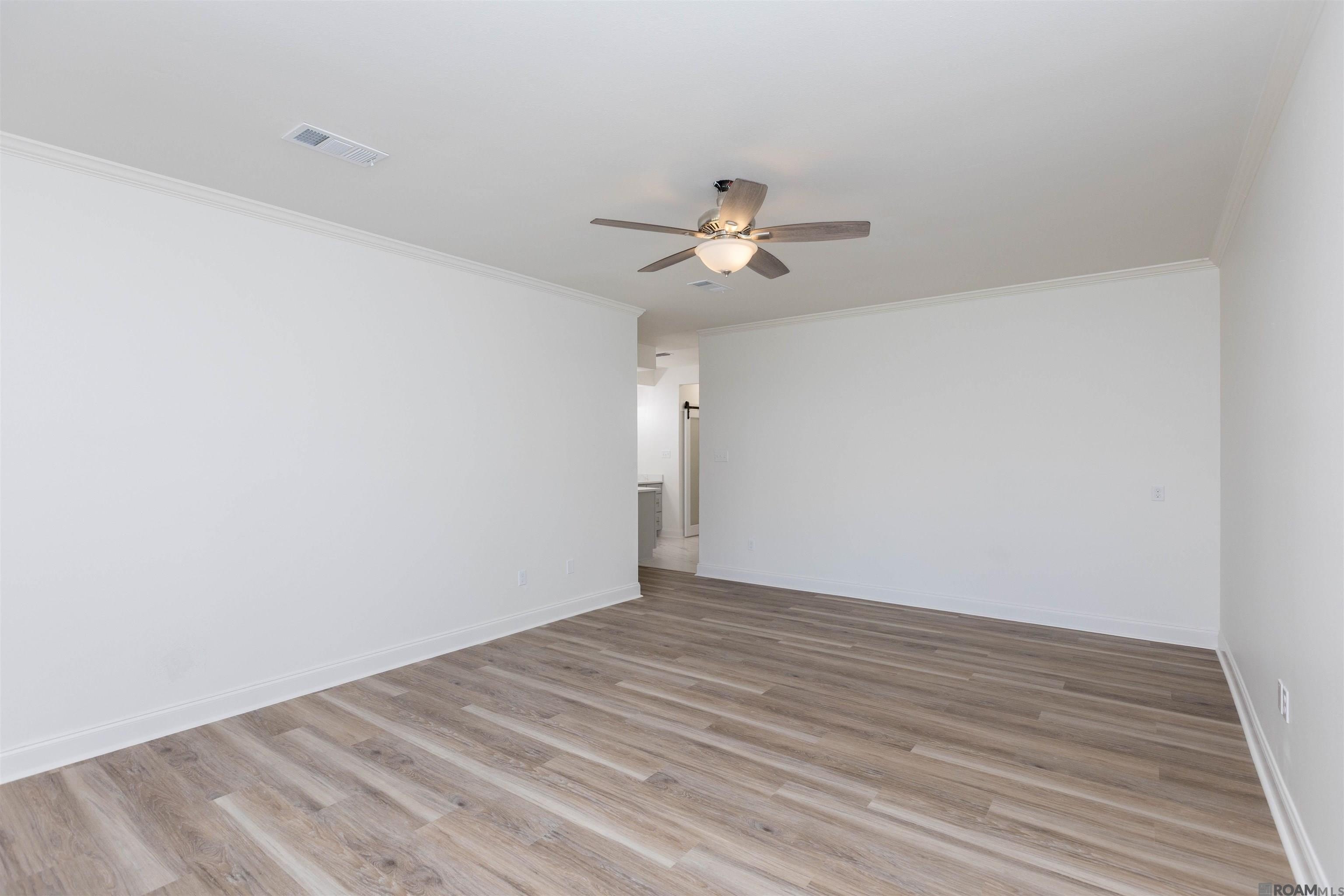 Baton Rouge, Louisiana, 70817, United States, 5 Bedrooms Bedrooms, ,4 BathroomsBathrooms,Residential,For Sale,1984389