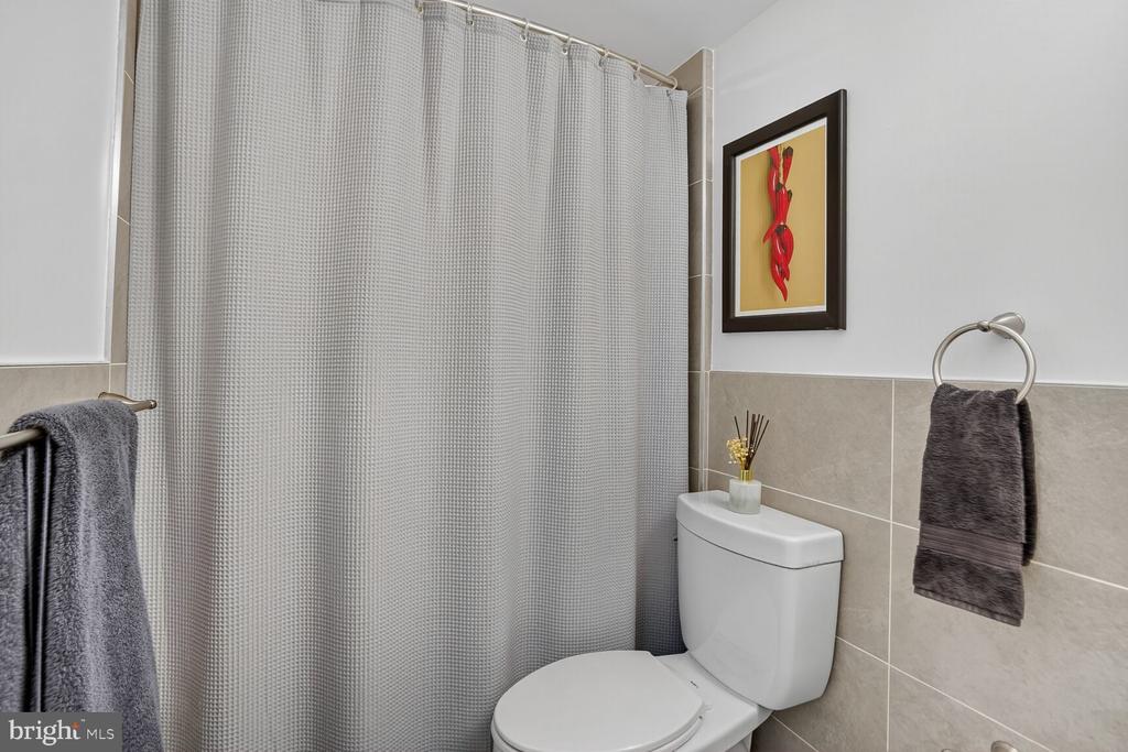 Washington, District of Columbia, 20010, United States, 2 Bedrooms Bedrooms, ,2 BathroomsBathrooms,Residential,For Sale,1975364