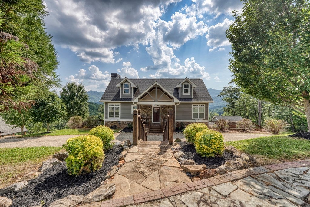 Hiawassee, Georgia, 30546, United States, 3 Bedrooms Bedrooms, ,4 BathroomsBathrooms,Residential,For Sale,1721105