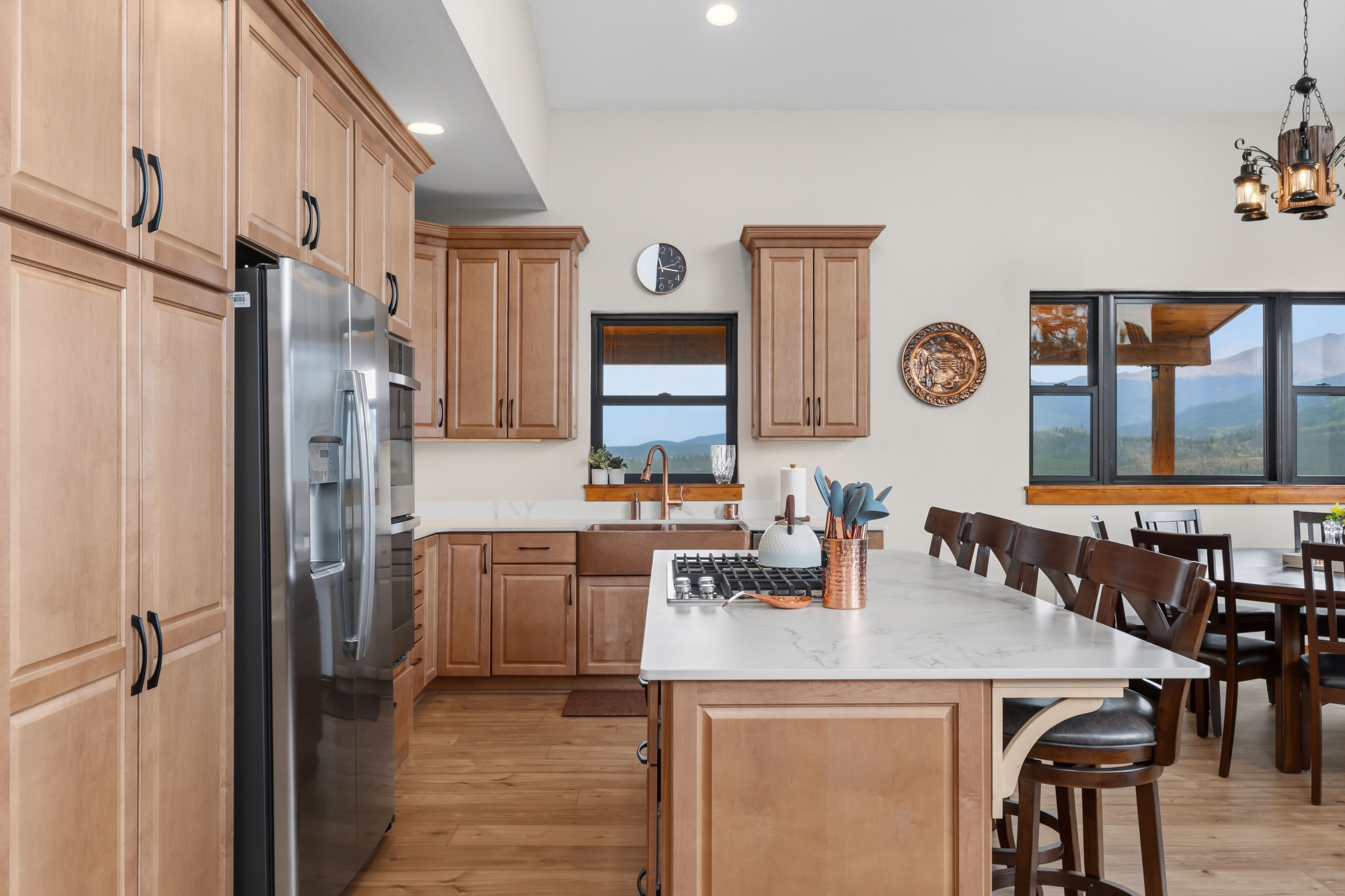  New Construction with Show-Stopping Twin Lakes Views - 物件實景