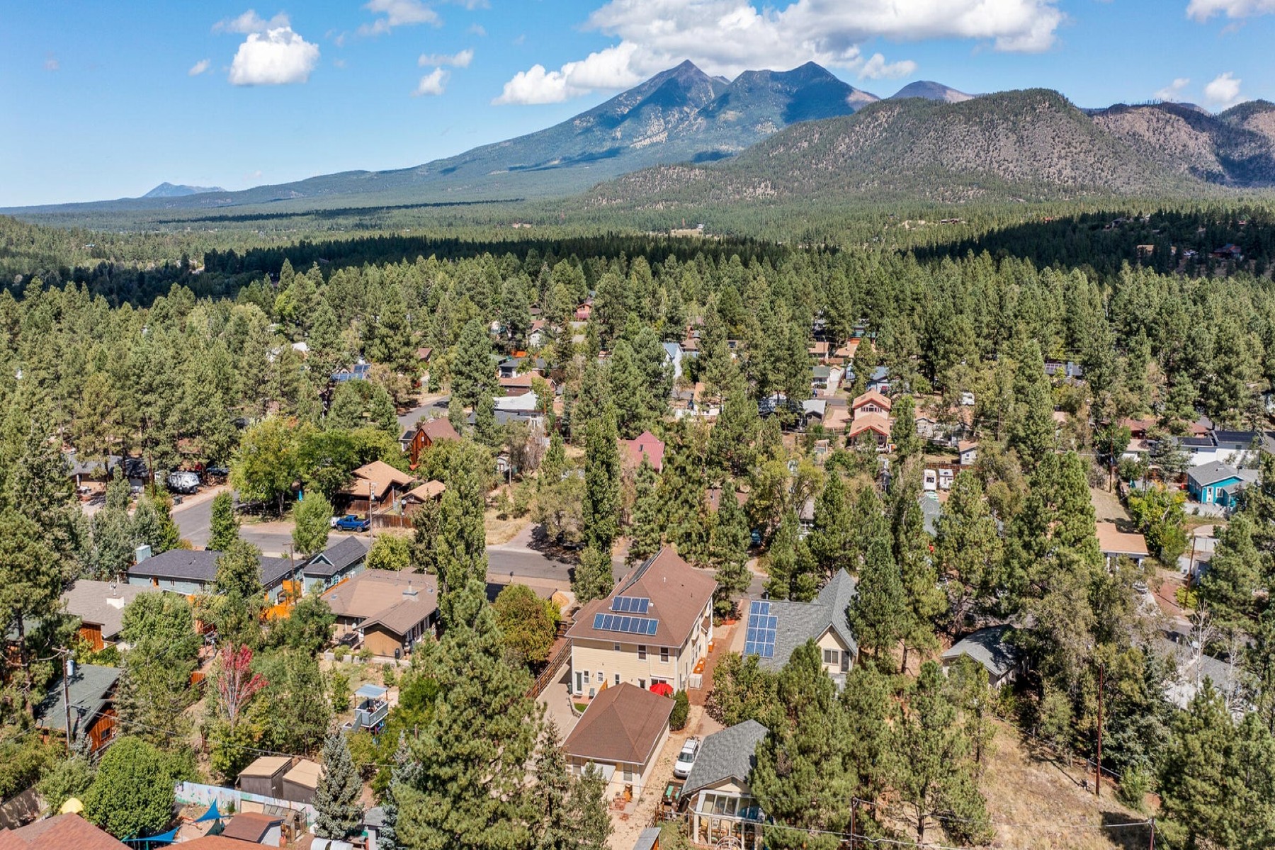  303 W Juniper Avenue  Flagstaff, AZ - 物件實景