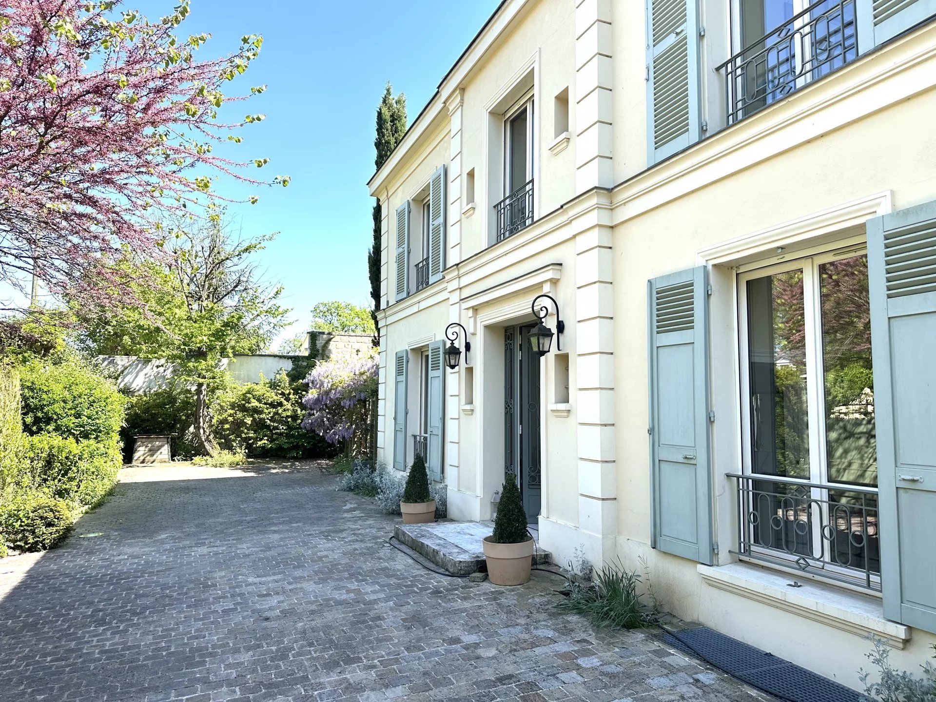 Le Vésinet, Île-de-France, 78110, FR, 5 Bedrooms Bedrooms, ,Residential,For Sale,1994336