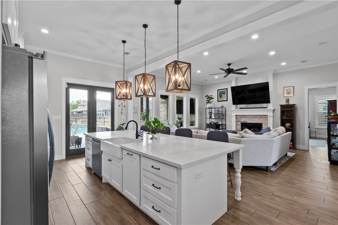 College Station, Texas, 77845, United States, 4 Bedrooms Bedrooms, ,4 BathroomsBathrooms,Residential,For Sale,1862401