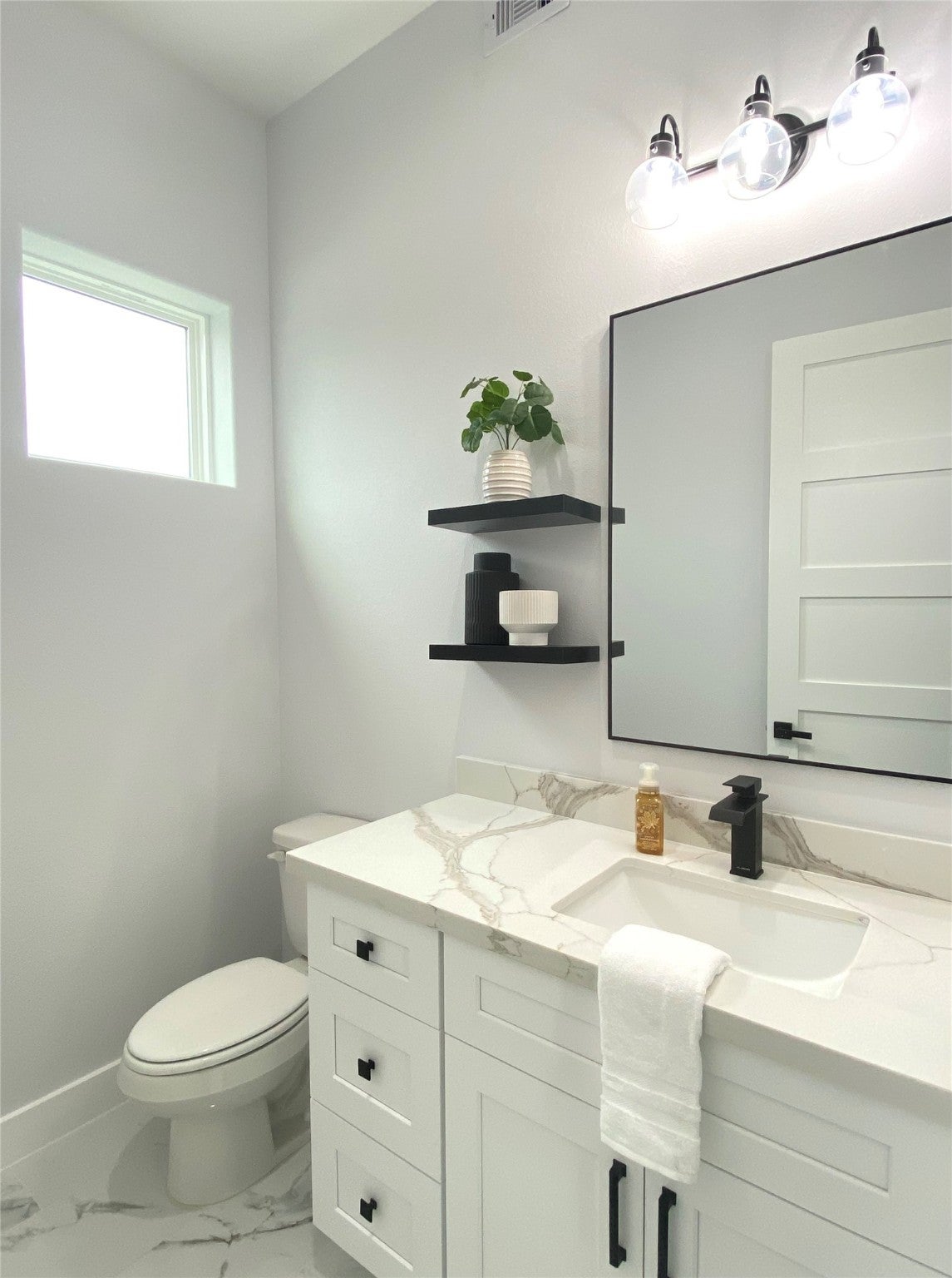 1102 36th Street, Galveston, Texas, 77550, United States, 3 Bedrooms Bedrooms, ,4 BathroomsBathrooms,Residential,For Sale,1102 36th Street,1539890