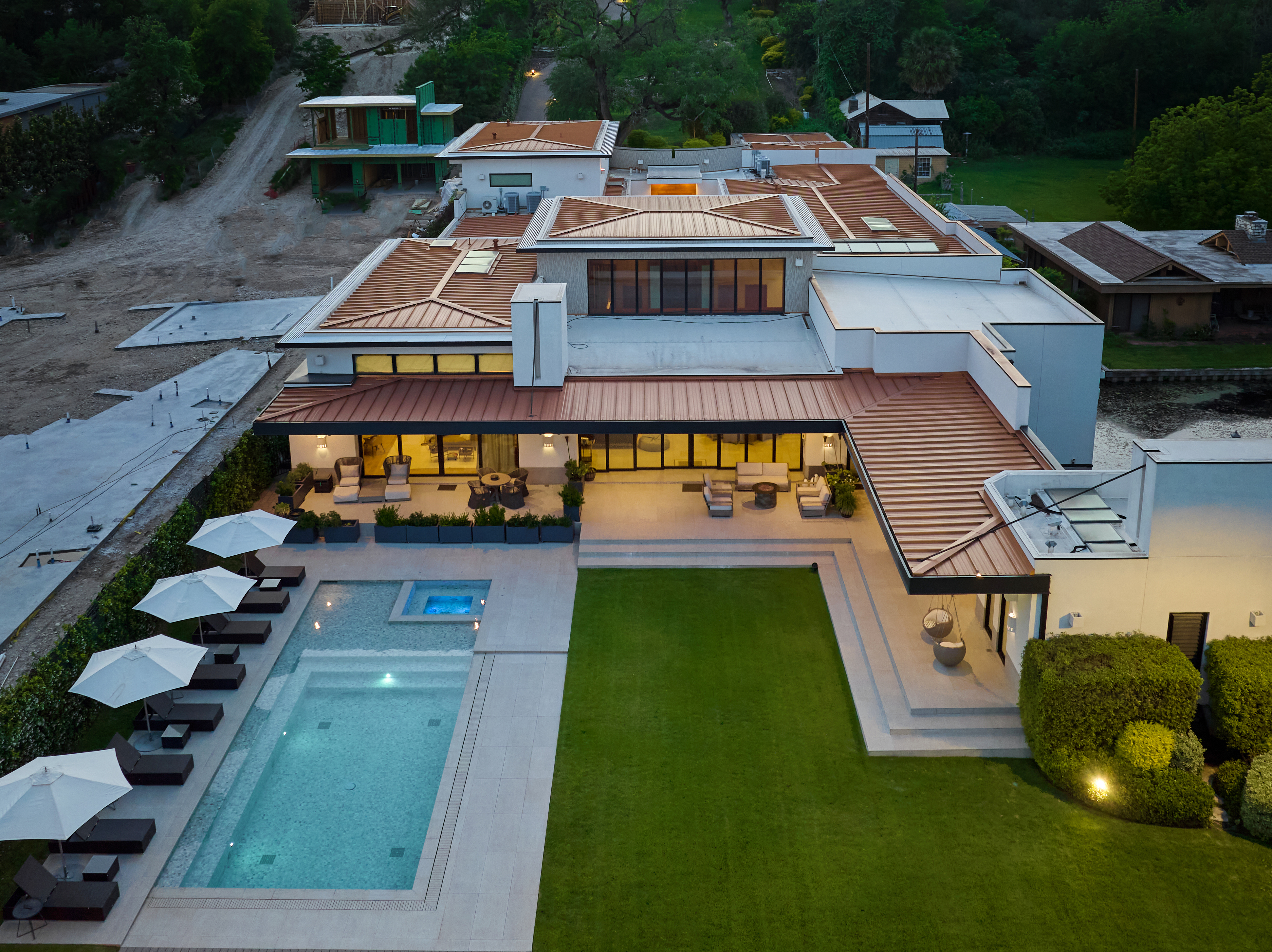 The One  Lake Austin