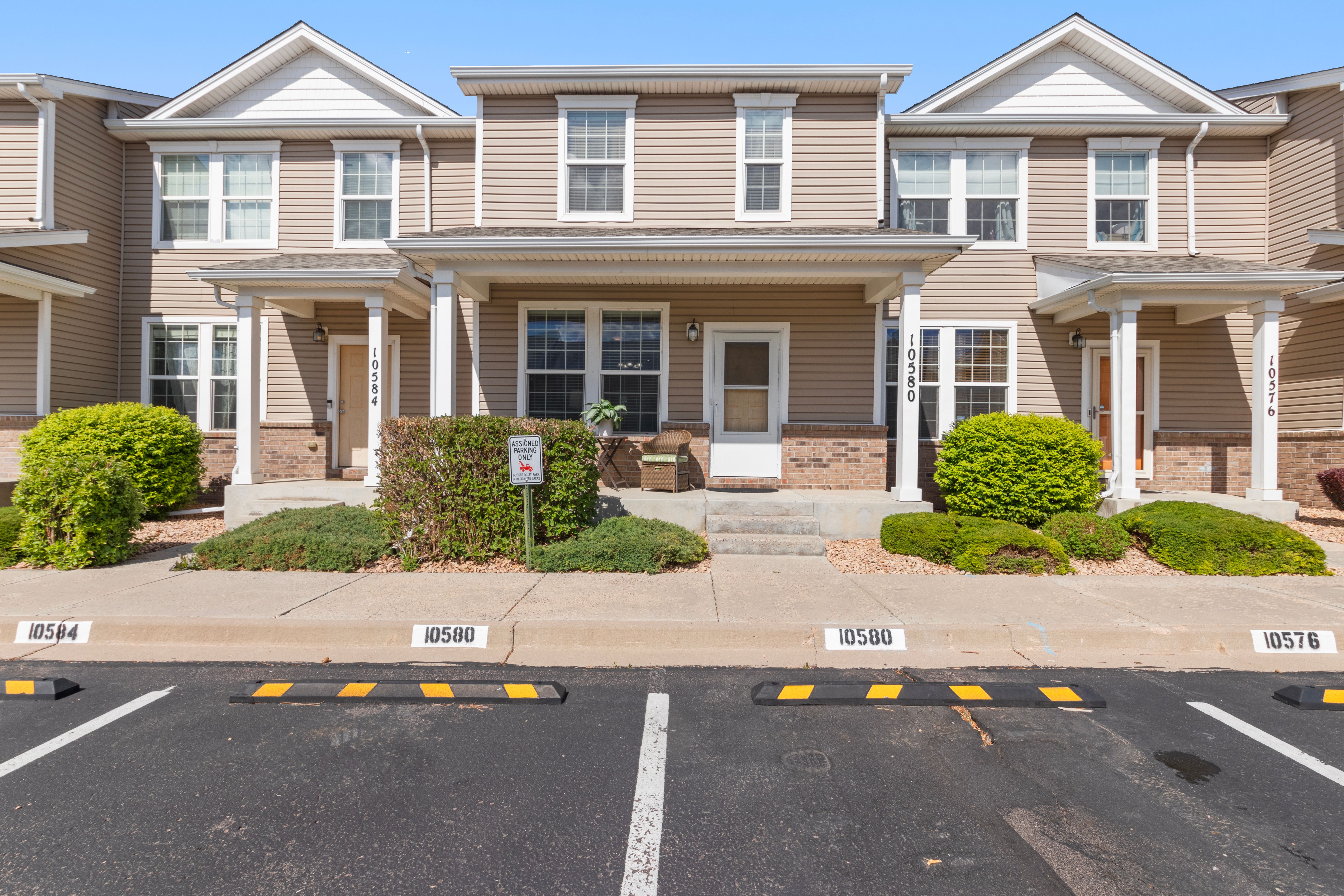  This Delightful GEM Features a Livable Floorplan with a Seamless Layout - 物件實景