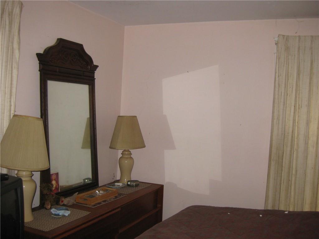 Middletown, Rhode Island, 02842, United States, 4 Bedrooms Bedrooms, ,2 BathroomsBathrooms,Residential,For Sale,1984430