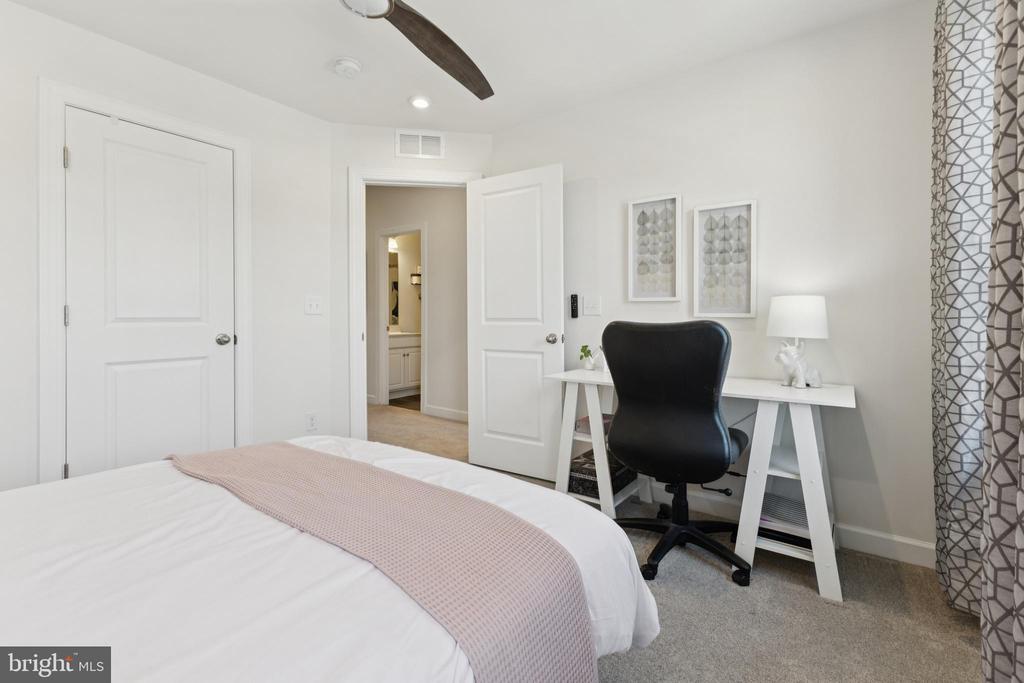 Alexandria, Virginia, 22306, United States, 3 Bedrooms Bedrooms, ,4 BathroomsBathrooms,Residential,For Sale,2019701
