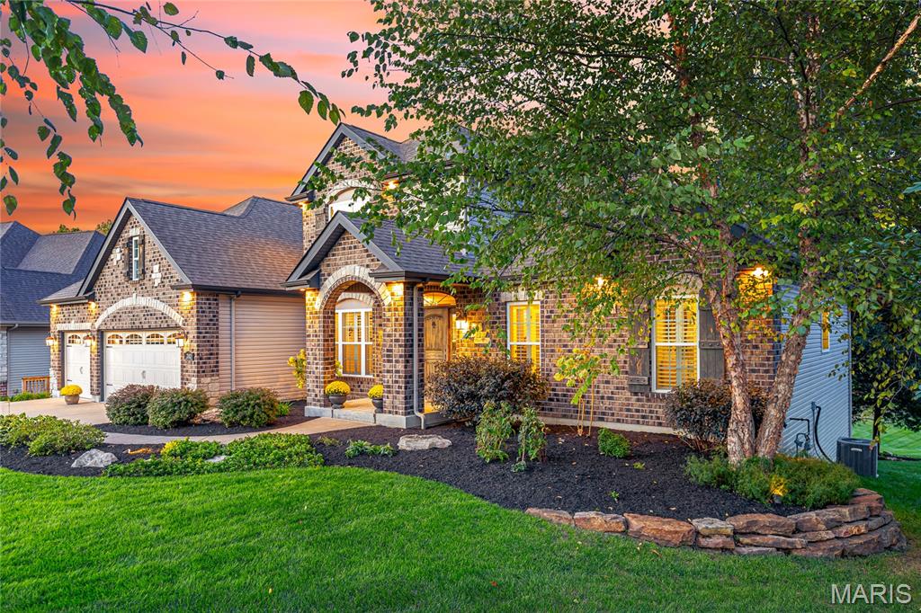 Lake St Louis, Missouri, 63367, United States, 4 Bedrooms Bedrooms, ,4 BathroomsBathrooms,Residential,For Sale,1987646