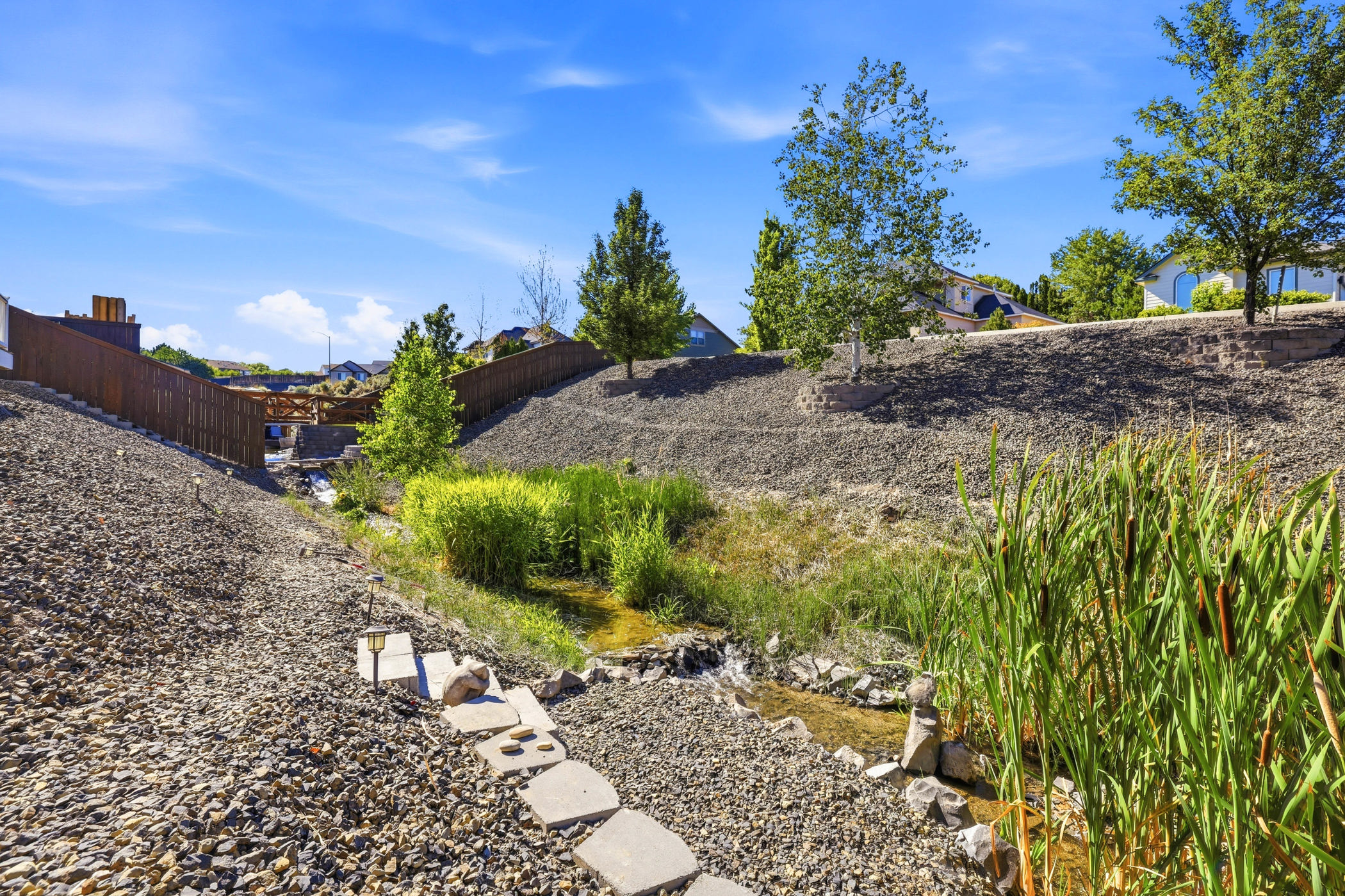  A Rare Creekside Sanctuary in Meadow Park Estates - 物件實景
