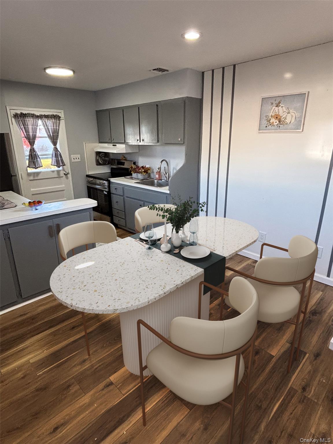 West Babylon, New York, 11704, United States, 3 Bedrooms Bedrooms, ,2 BathroomsBathrooms,Residential,For Sale,1988750