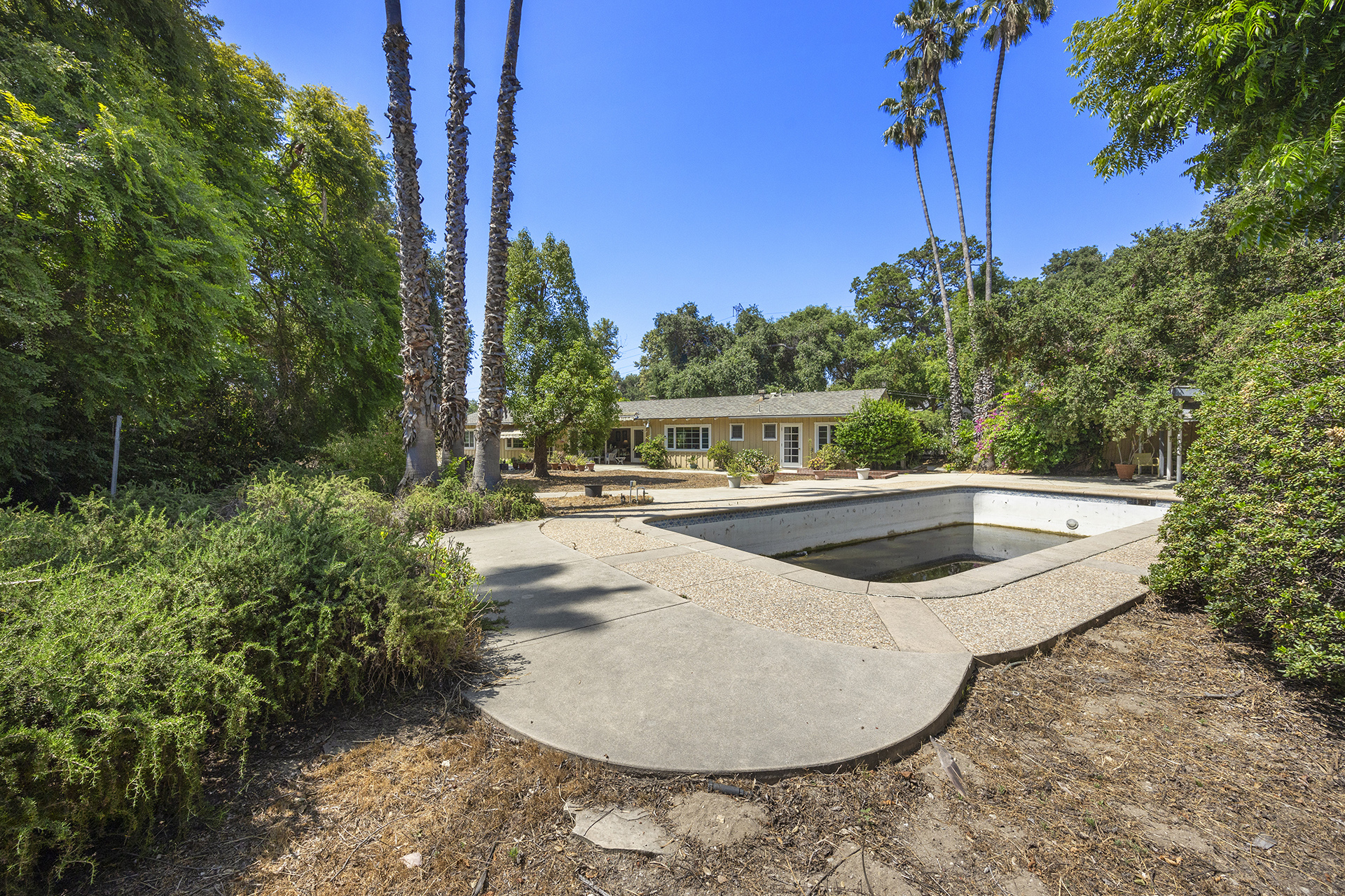 Pasadena, California, 91107, United States, 4 Bedrooms Bedrooms, ,1 BathroomBathrooms,Residential,For Sale,1975607