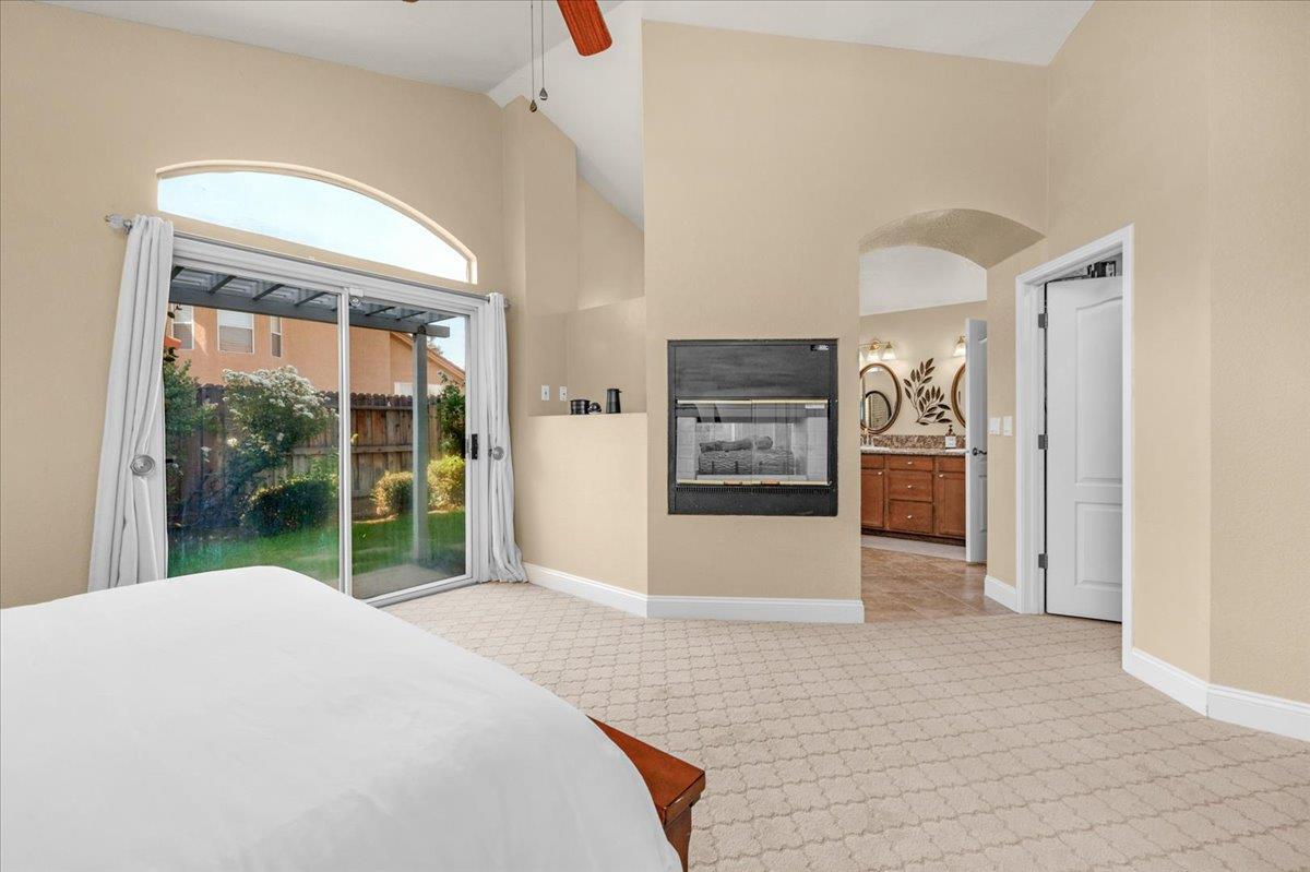 Fresno, California, 93720, United States, 5 Bedrooms Bedrooms, ,3 BathroomsBathrooms,Residential,For Sale,1981916