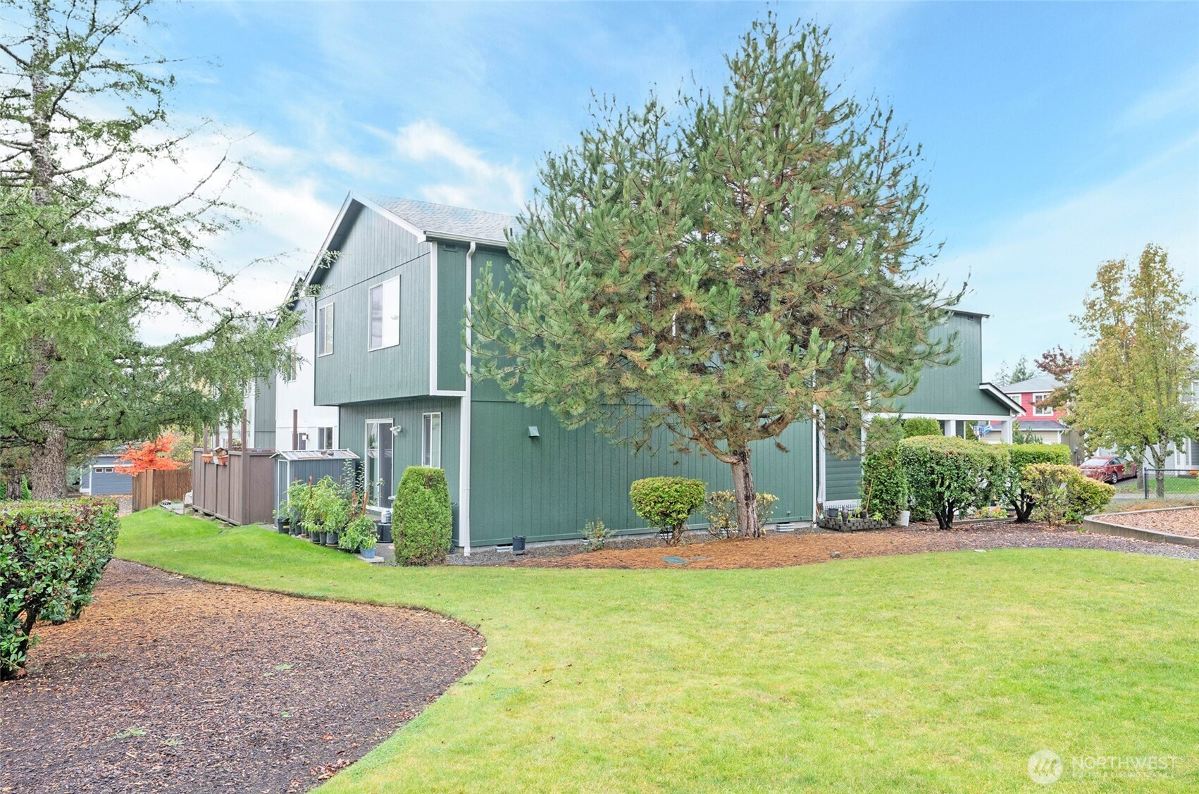 Puyallup, Washington, 98375, United States, 3 Bedrooms Bedrooms, ,3 BathroomsBathrooms,Residential,For Sale,1989392