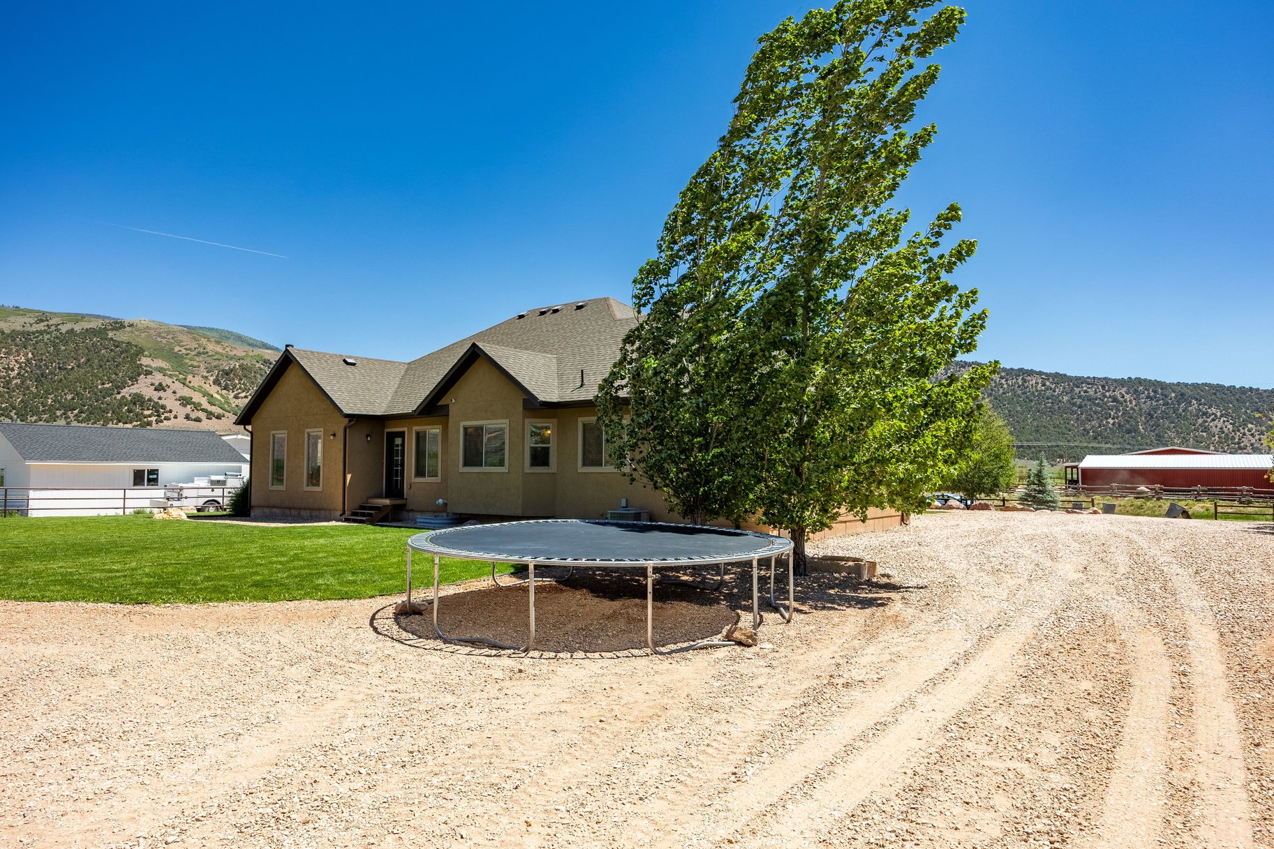  4,000+ SF Home, 1 Acre, Duchesne River Fly Fishing Easement - 物件實景