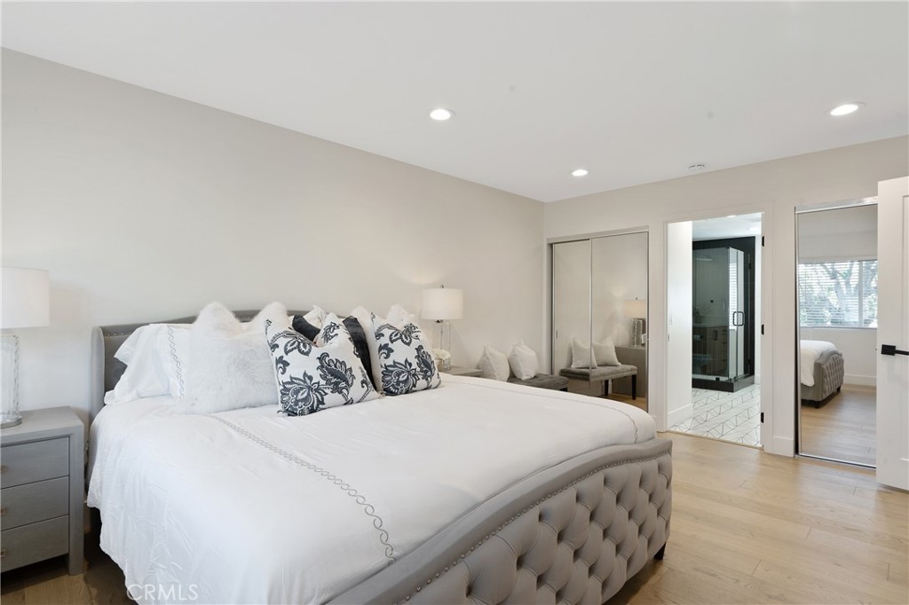 Woodland Hills, California, 91367, United States, 5 Bedrooms Bedrooms, ,4 BathroomsBathrooms,Residential,For Sale,2003511