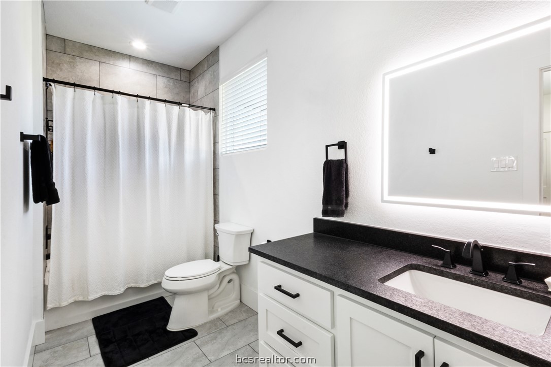 North Zulch, Texas, 77872, United States, 3 Bedrooms Bedrooms, ,5 BathroomsBathrooms,Residential,For Sale,2035368