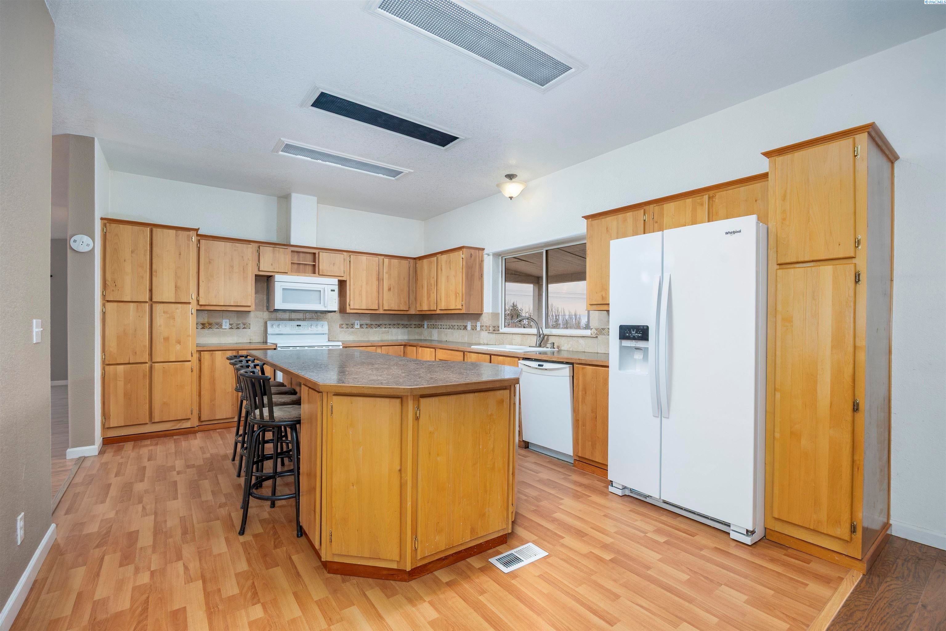 Benton City, Washington, 99320, United States, ,Residential,For Sale,1998051