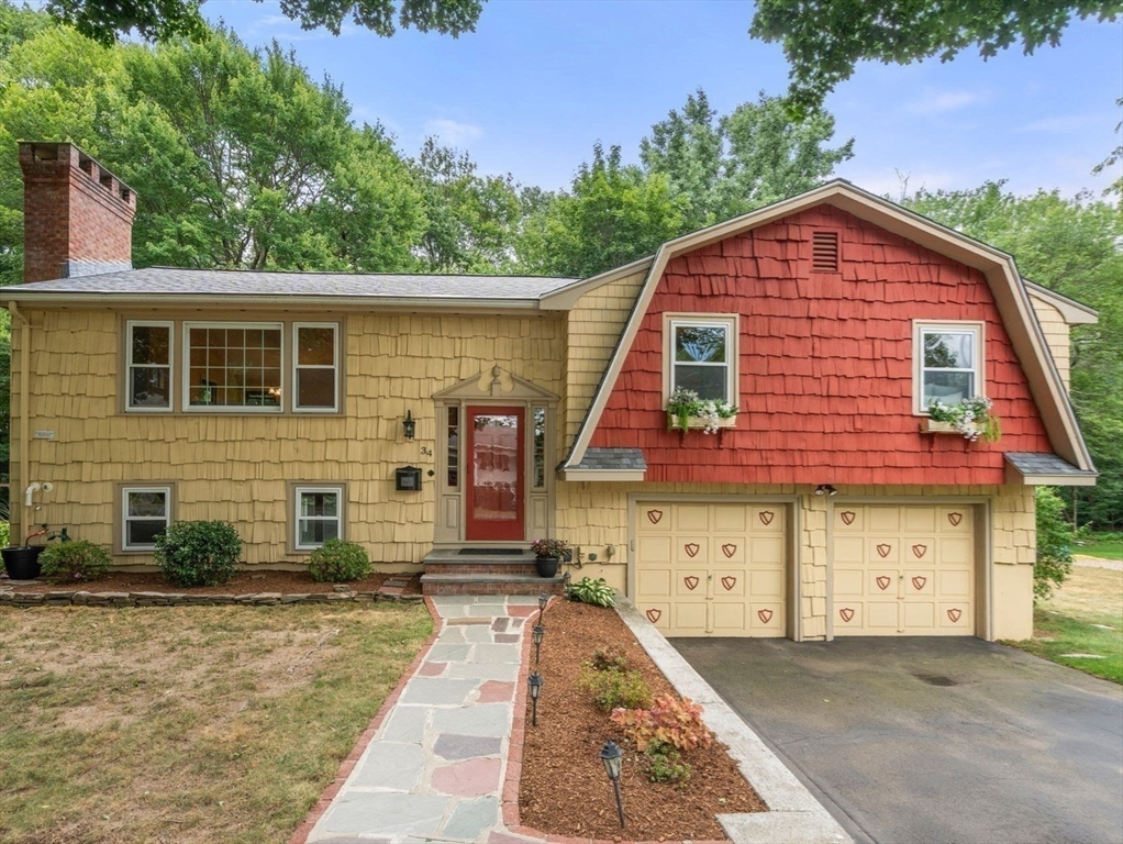 Norwood, Massachusetts, 02062, United States, 3 Bedrooms Bedrooms, ,2 BathroomsBathrooms,Residential,For Sale,1913621