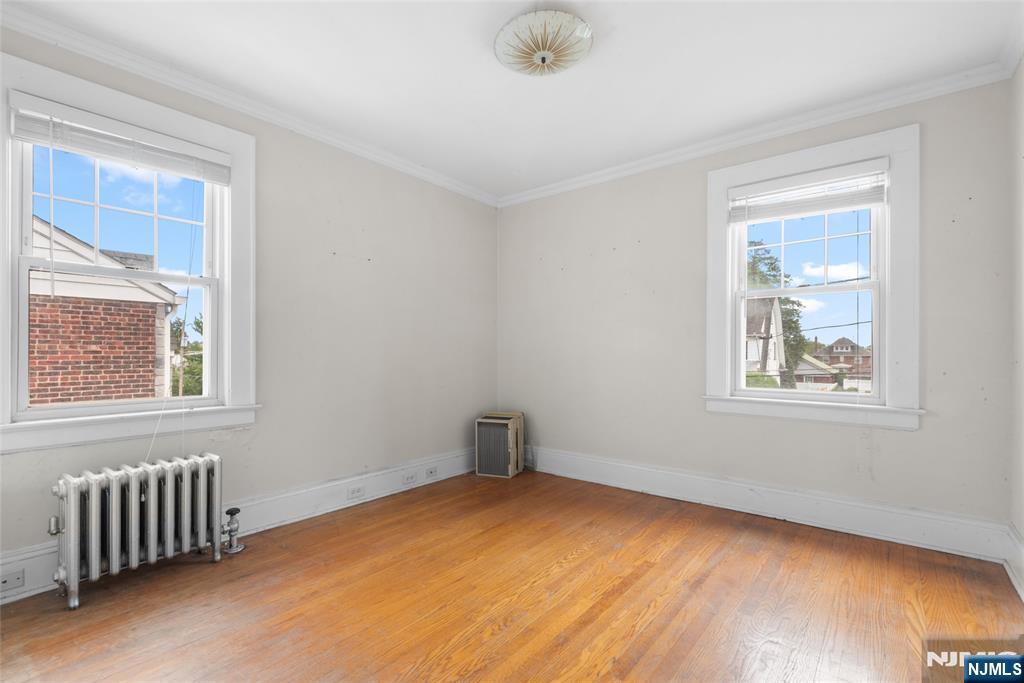 Rutherford, New Jersey, 07070, United States, 4 Bedrooms Bedrooms, ,2 BathroomsBathrooms,Residential,For Sale,1901236