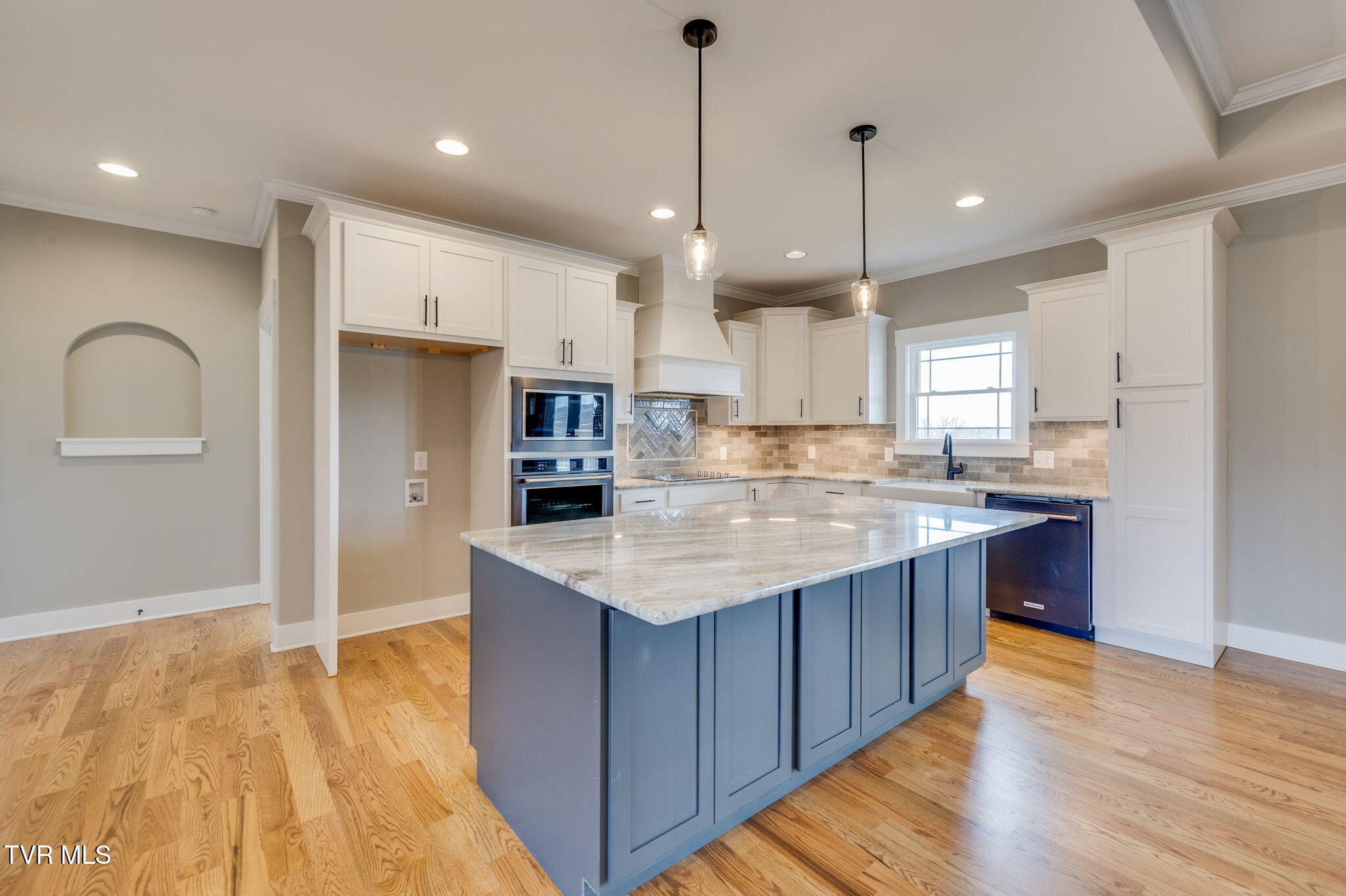 Jonesborough, Tennessee, 37659, United States, 4 Bedrooms Bedrooms, ,3 BathroomsBathrooms,Residential,For Sale,1974561