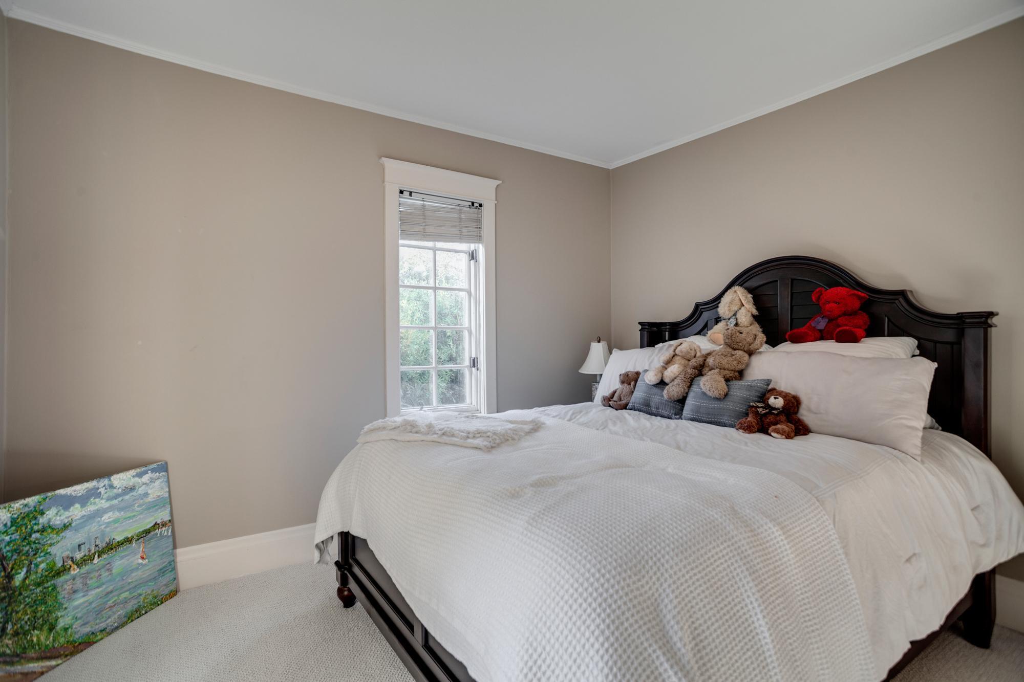 Minneapolis, Minnesota, 55408, United States, 5 Bedrooms Bedrooms, ,2 BathroomsBathrooms,Residential,For Sale,1960764