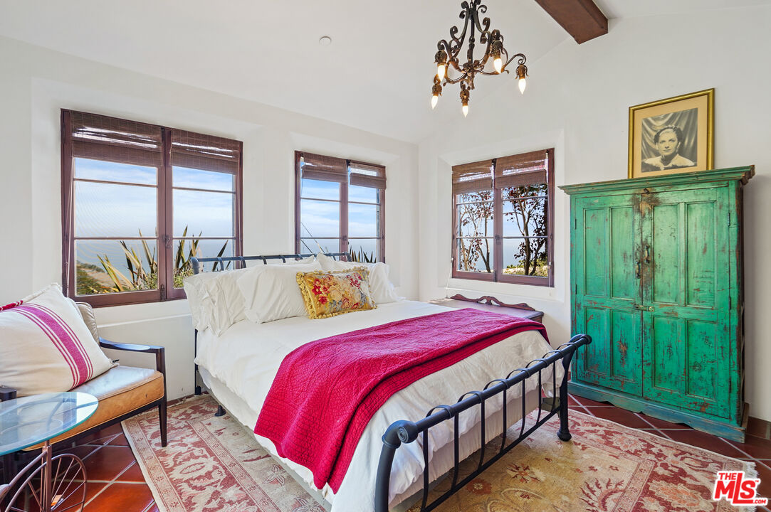 Malibu, California, 90265, United States, 3 Bedrooms Bedrooms, ,4 BathroomsBathrooms,Residential,For Sale,1846867