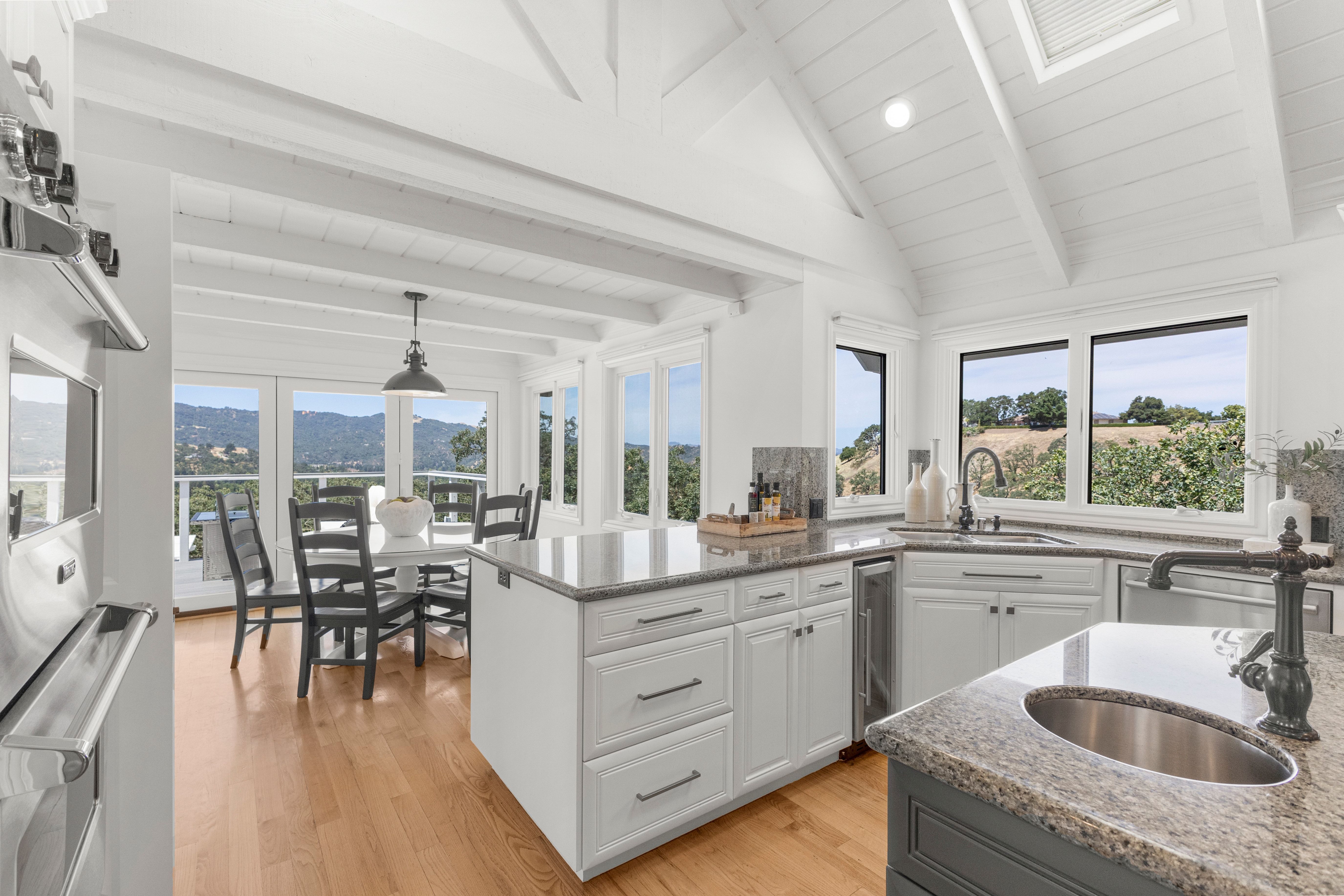  Sweeping Fairway Views Meet Rare Outdoor Living - 物件實景
