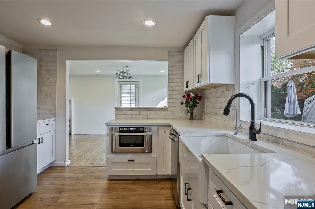 Waldwick, New Jersey, 07463, United States, 3 Bedrooms Bedrooms, ,3 BathroomsBathrooms,Residential,For Sale,1992926