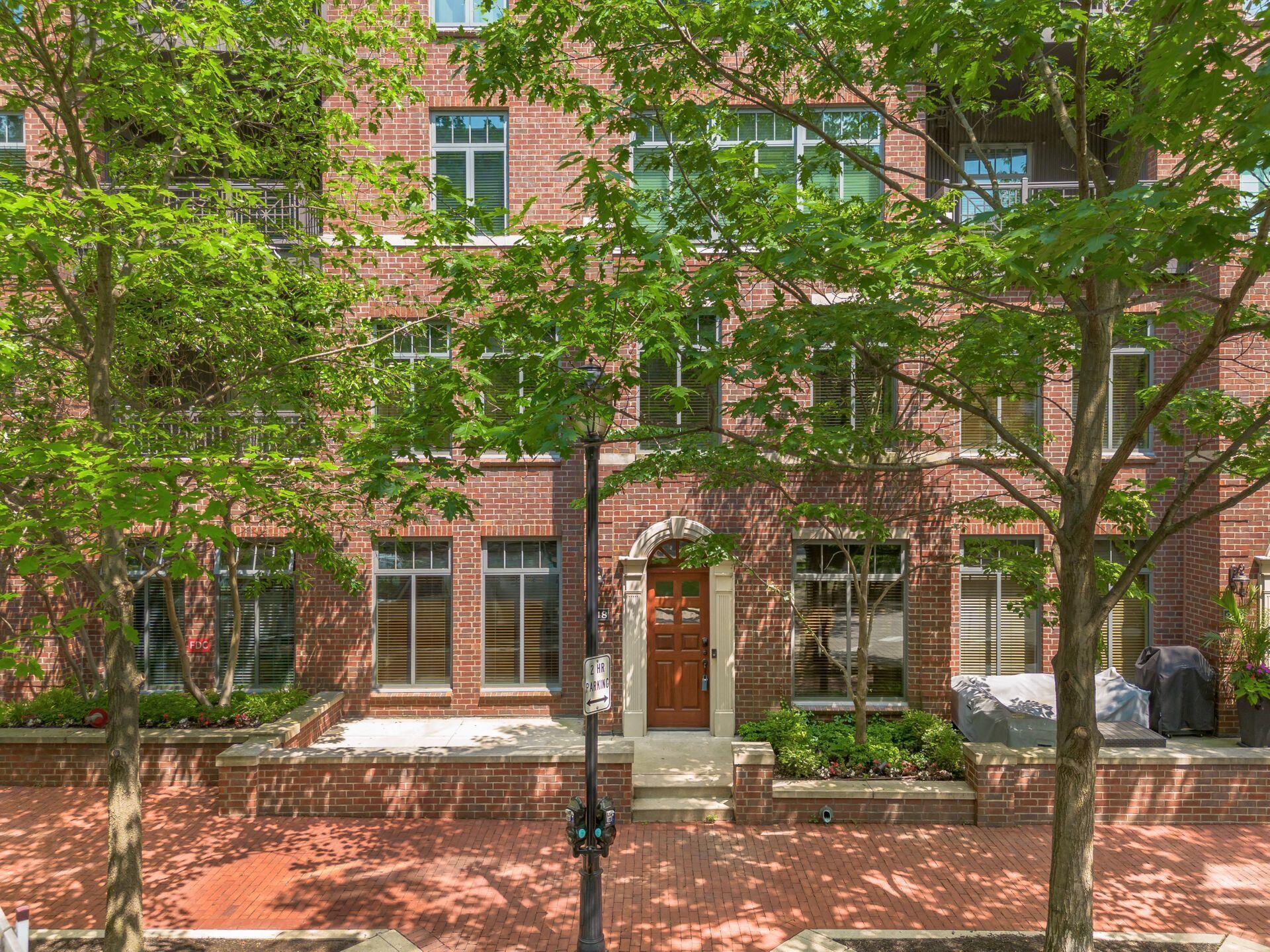 Columbus, Ohio, 43215, United States, 2 Bedrooms Bedrooms, ,3 BathroomsBathrooms,Residential,For Sale,1903521