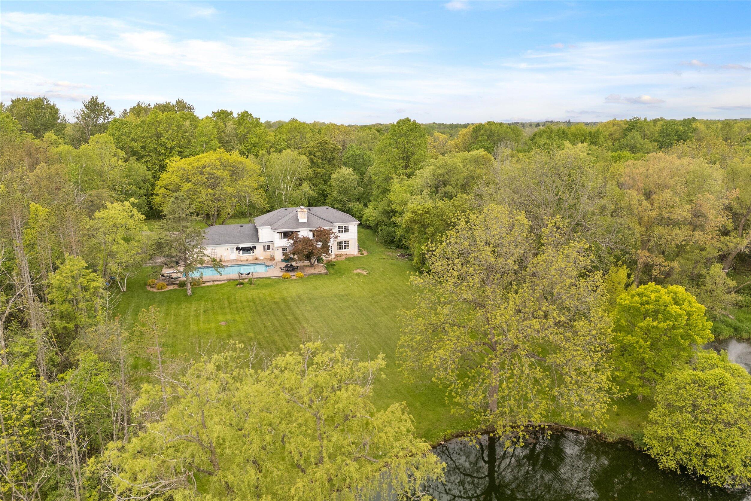 Mequon, Wisconsin, 53097, United States, 5 Bedrooms Bedrooms, ,5 BathroomsBathrooms,Residential,For Sale,1907648