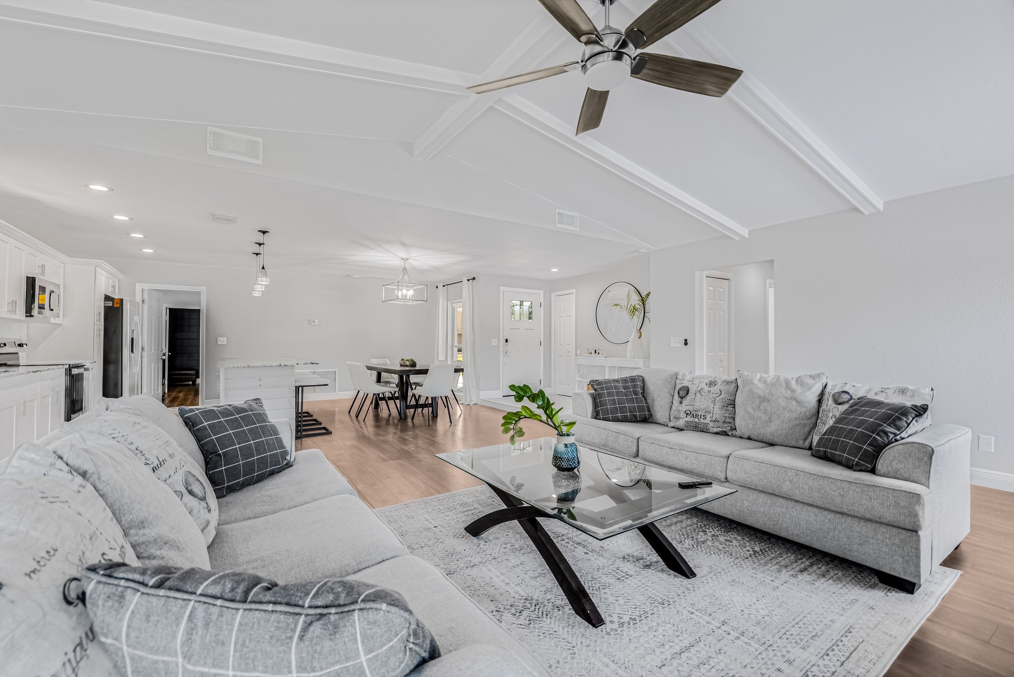 Tampa, Florida, 33615, United States, 3 Bedrooms Bedrooms, ,2 BathroomsBathrooms,Residential,For Sale,1942959