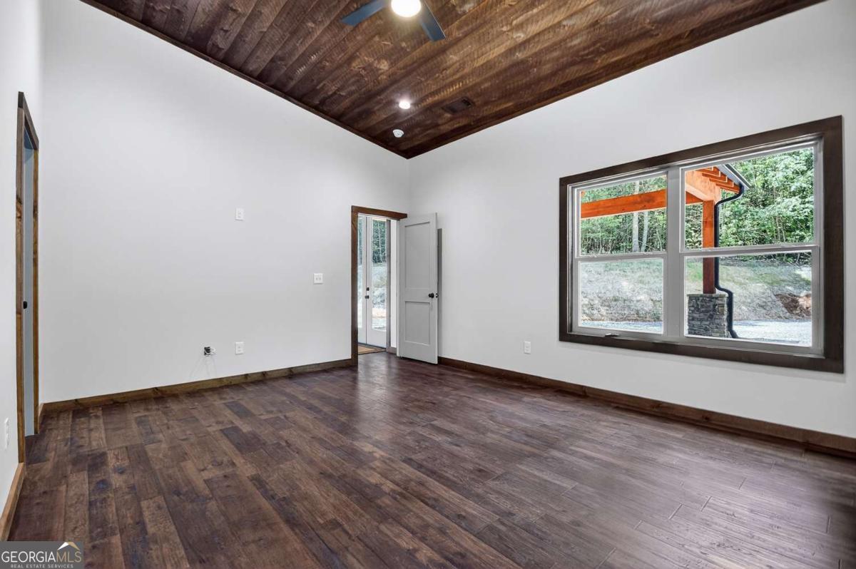 Mineral Bluff, Georgia, 30559, United States, 3 Bedrooms Bedrooms, ,3 BathroomsBathrooms,Residential,For Sale,2008232