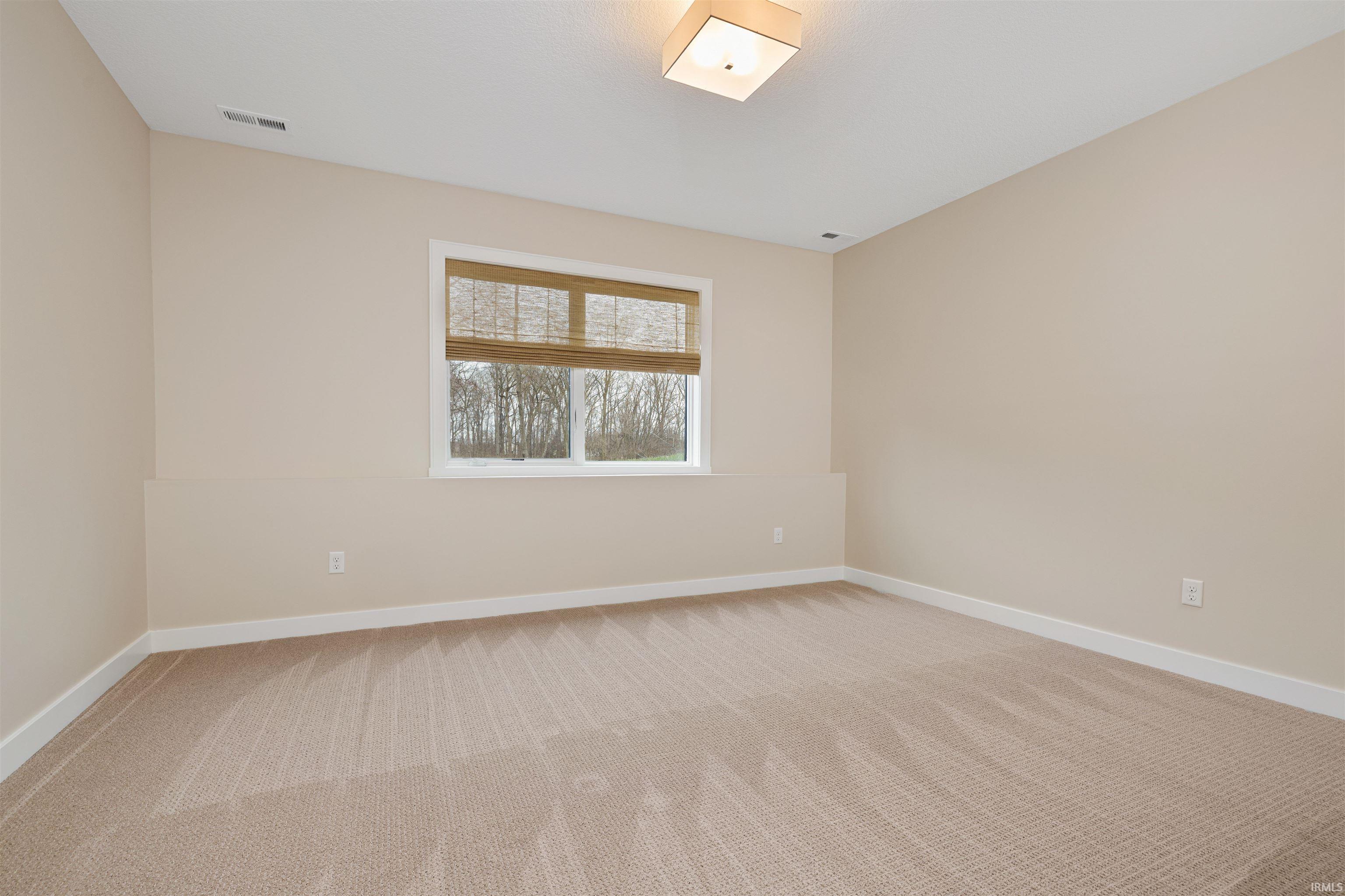 Leo, Indiana, 46765, United States, 5 Bedrooms Bedrooms, ,4 BathroomsBathrooms,Residential,For Sale,1981787