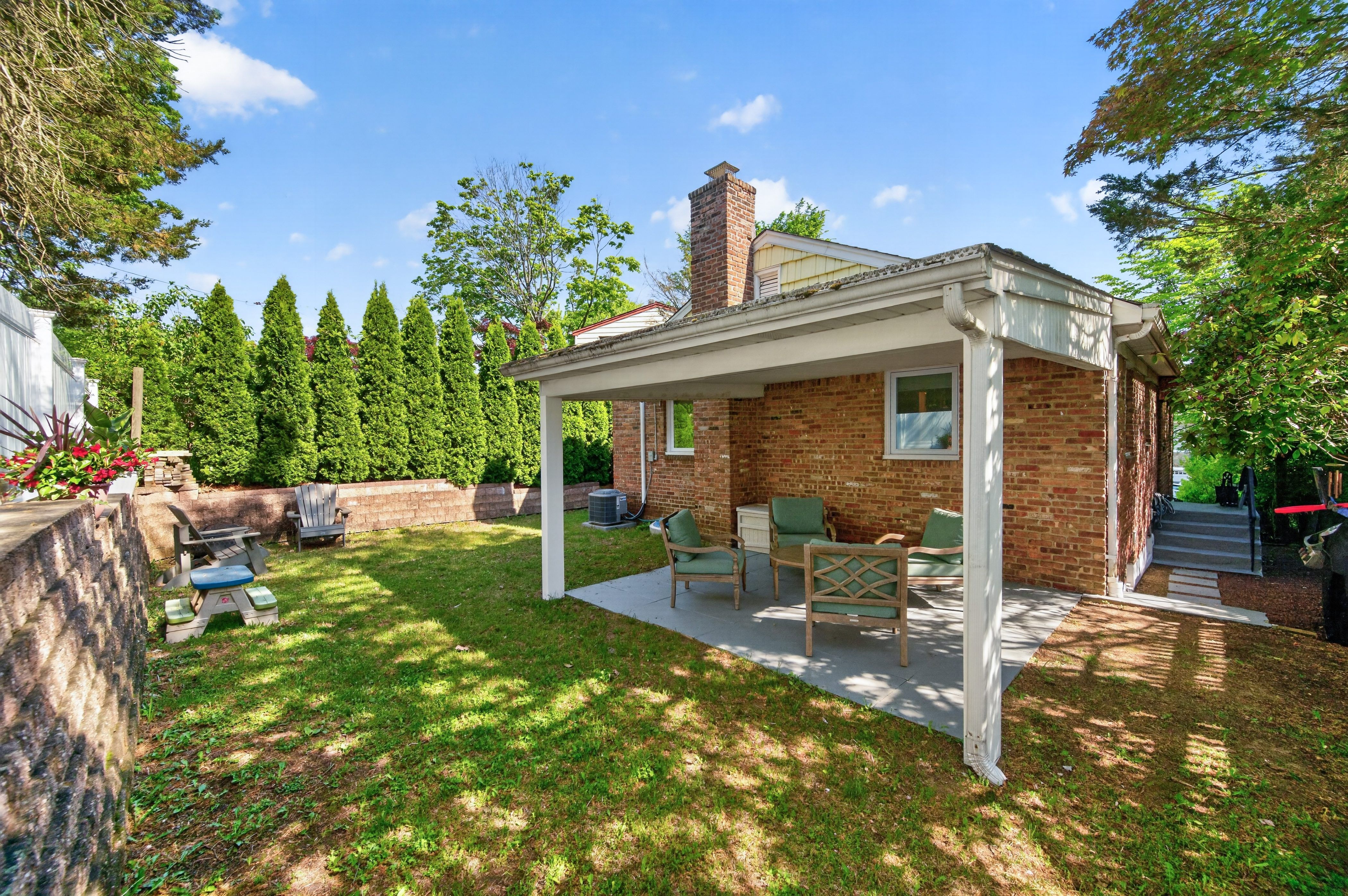 16 Warwick Place, Port Washington, NY, 11050 - 物件實景