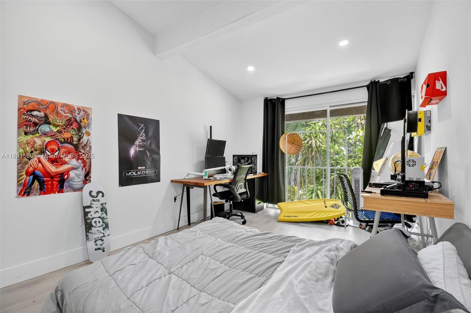 Miami, Florida, 33180, United States, 3 Bedrooms Bedrooms, ,3 BathroomsBathrooms,Residential,For Sale,1961045