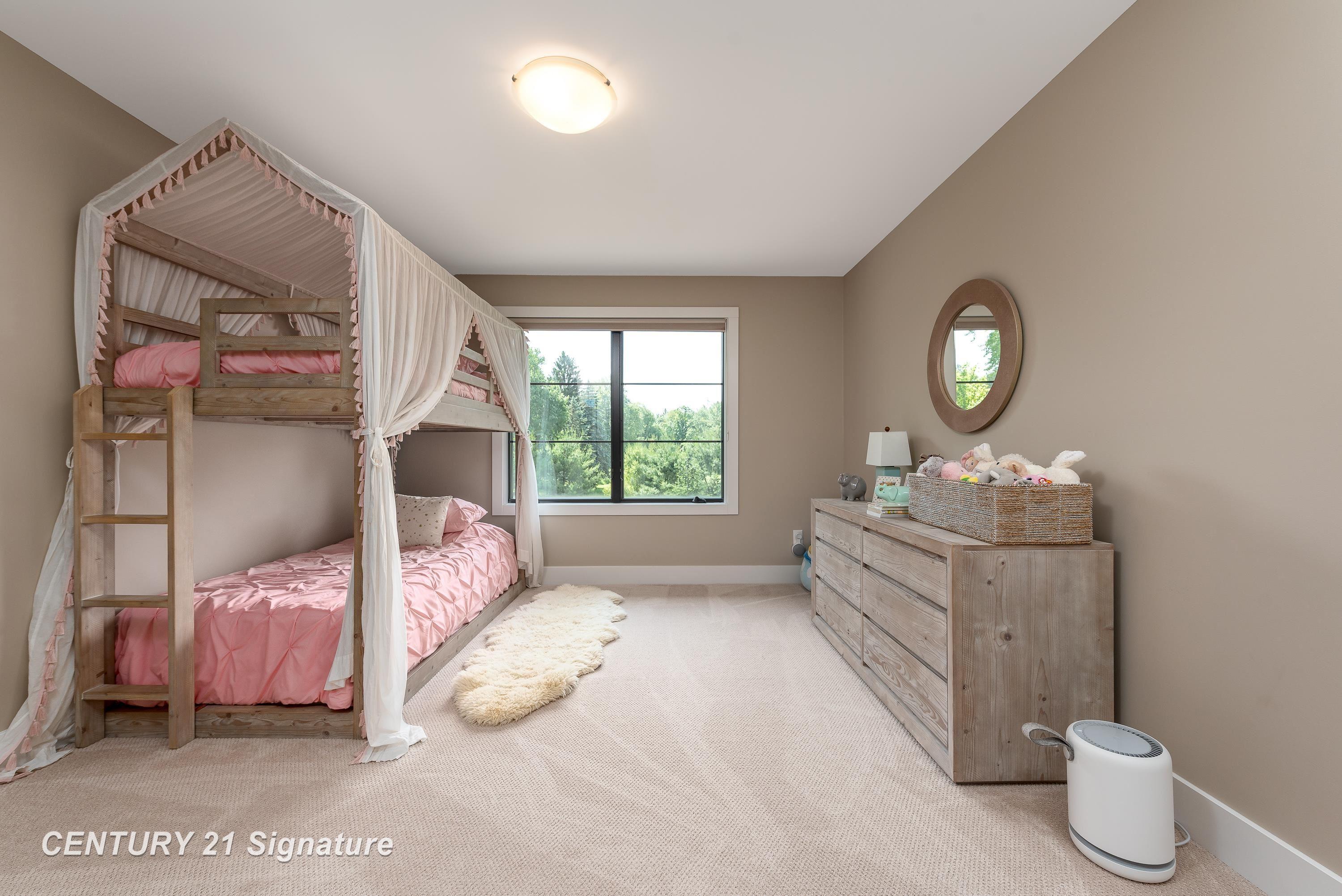 Midland, Michigan, 48642, United States, 4 Bedrooms Bedrooms, ,5 BathroomsBathrooms,Residential,For Sale,1975618