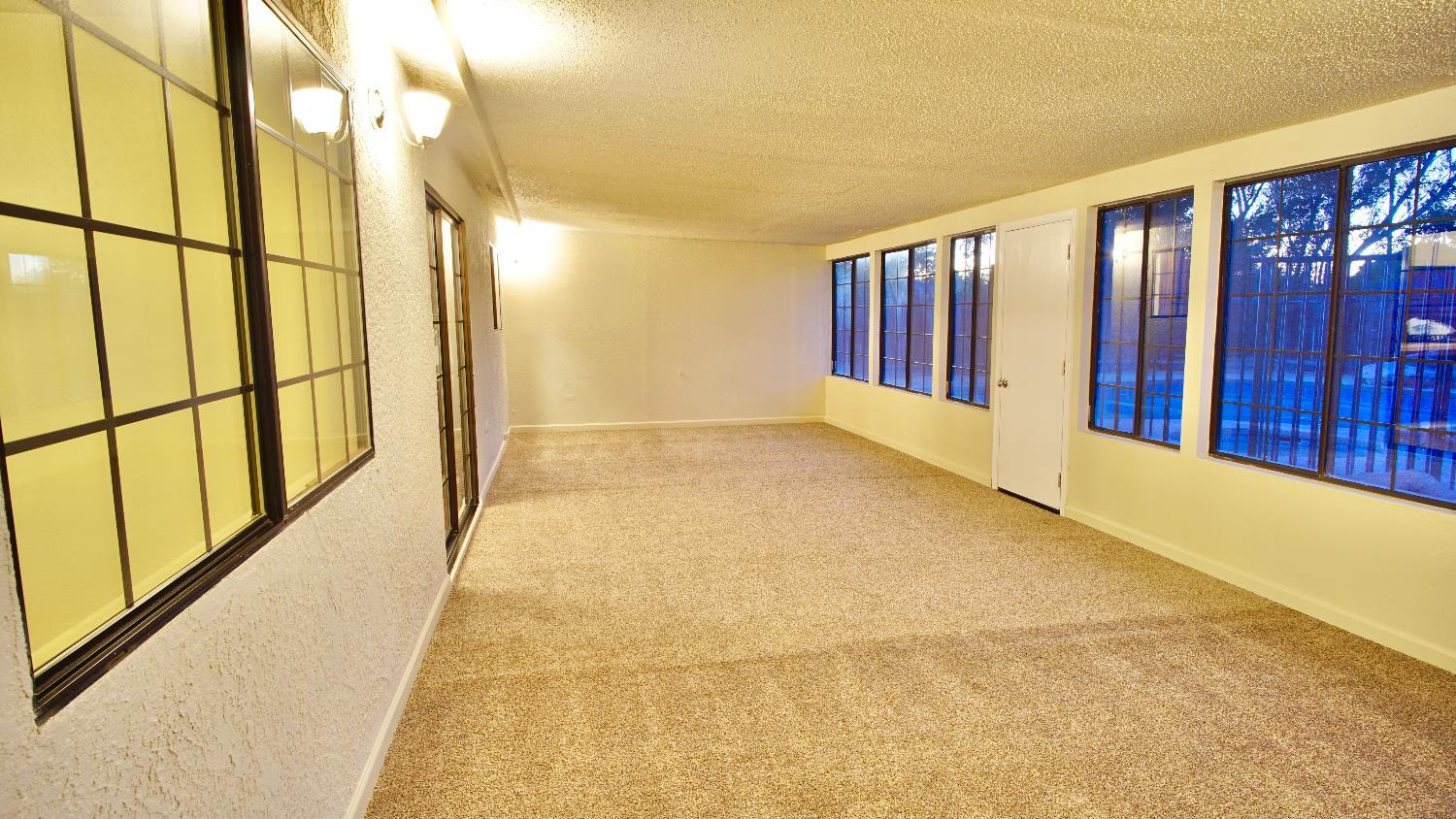 Fresno, California, 93722, United States, 4 Bedrooms Bedrooms, ,2 BathroomsBathrooms,Residential,For Sale,1943321