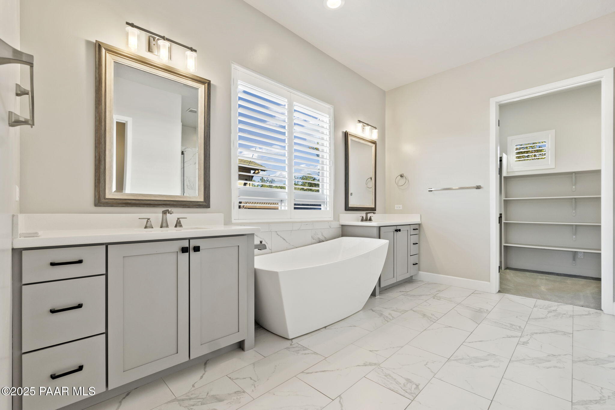 Prescott, Arizona, 86305, United States, 4 Bedrooms Bedrooms, ,2 BathroomsBathrooms,Residential,For Sale,1987901